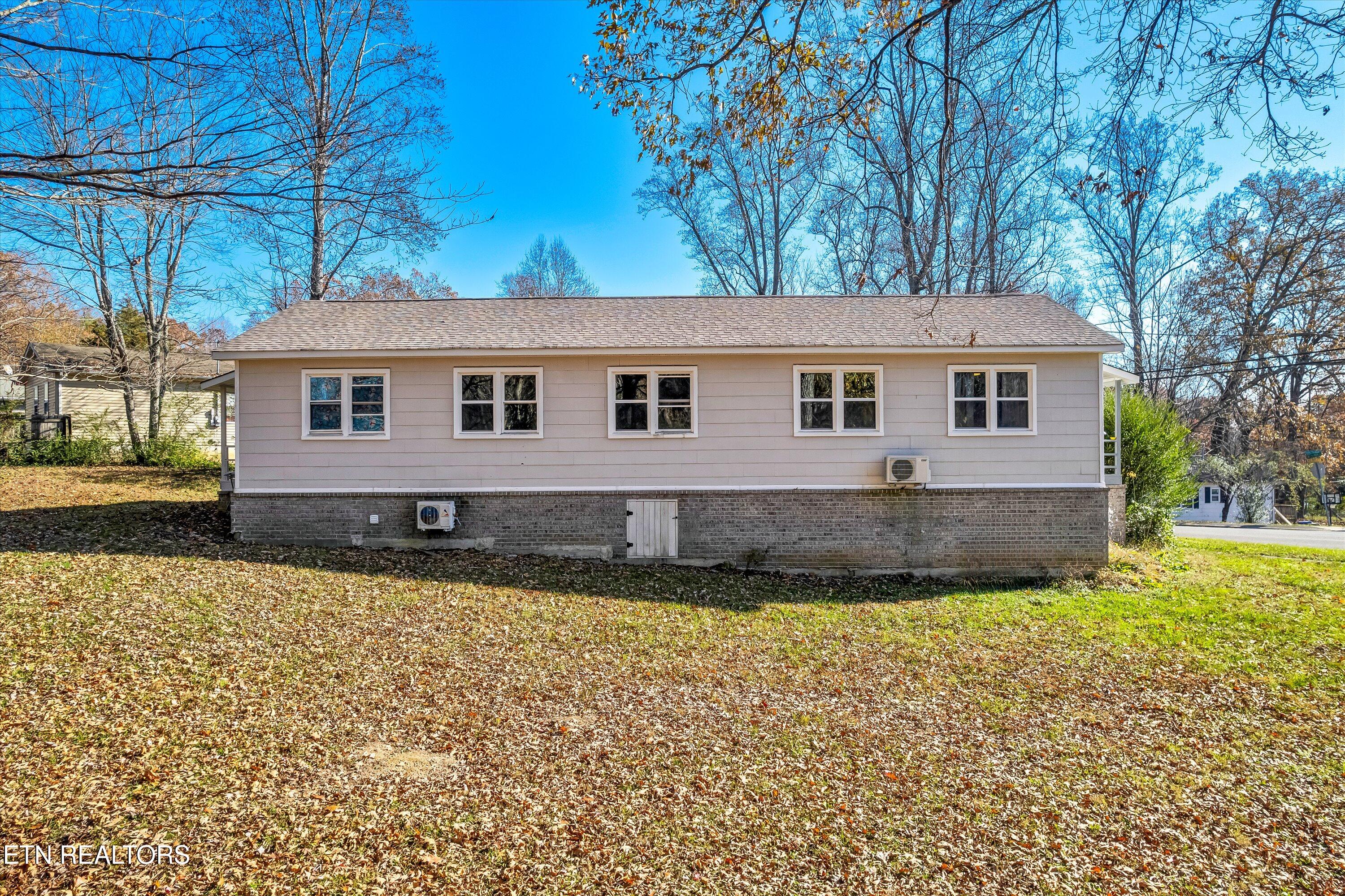 558/560 W Outer Drive Property Photo 28