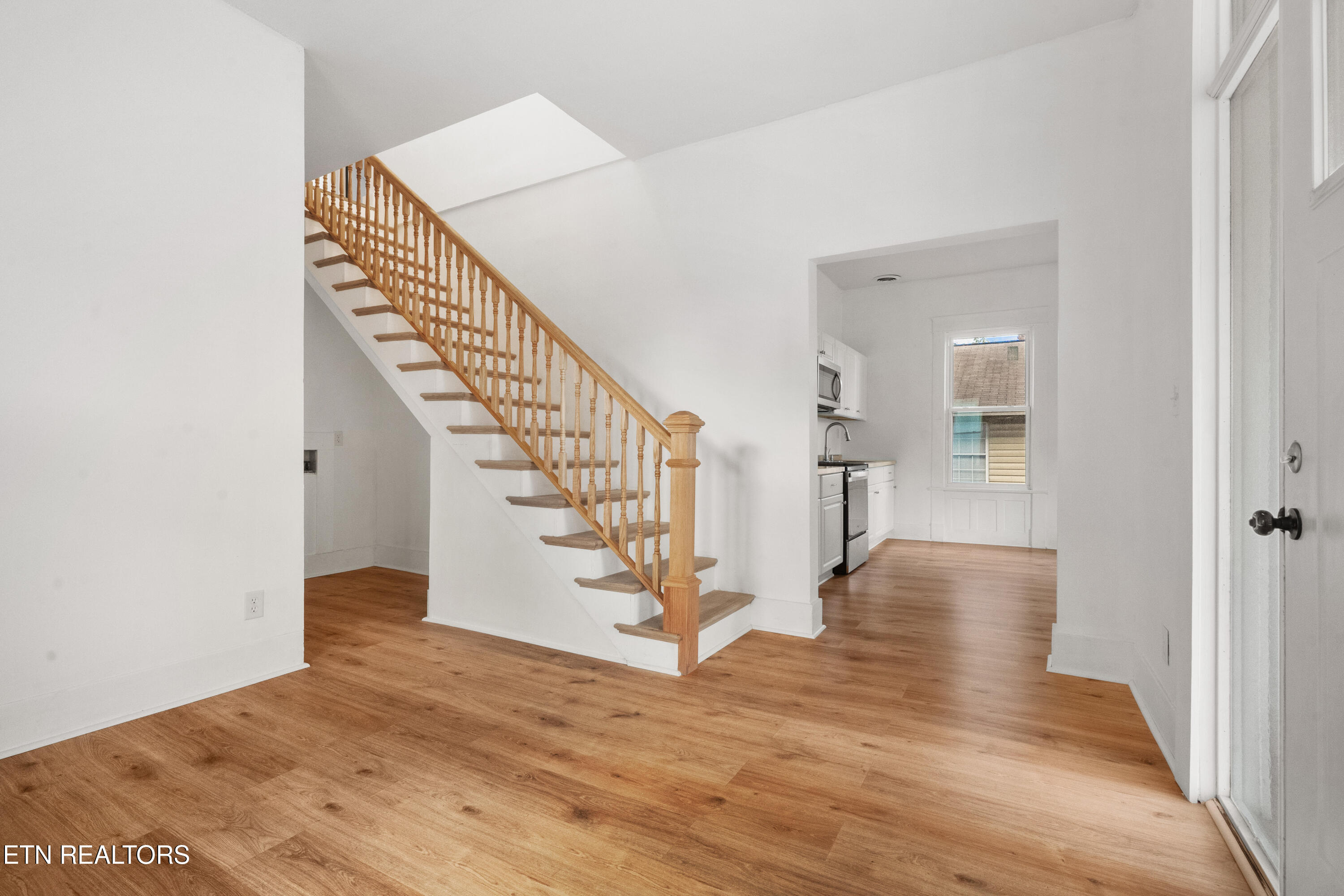 2501 E 5th Ave Property Photo 4