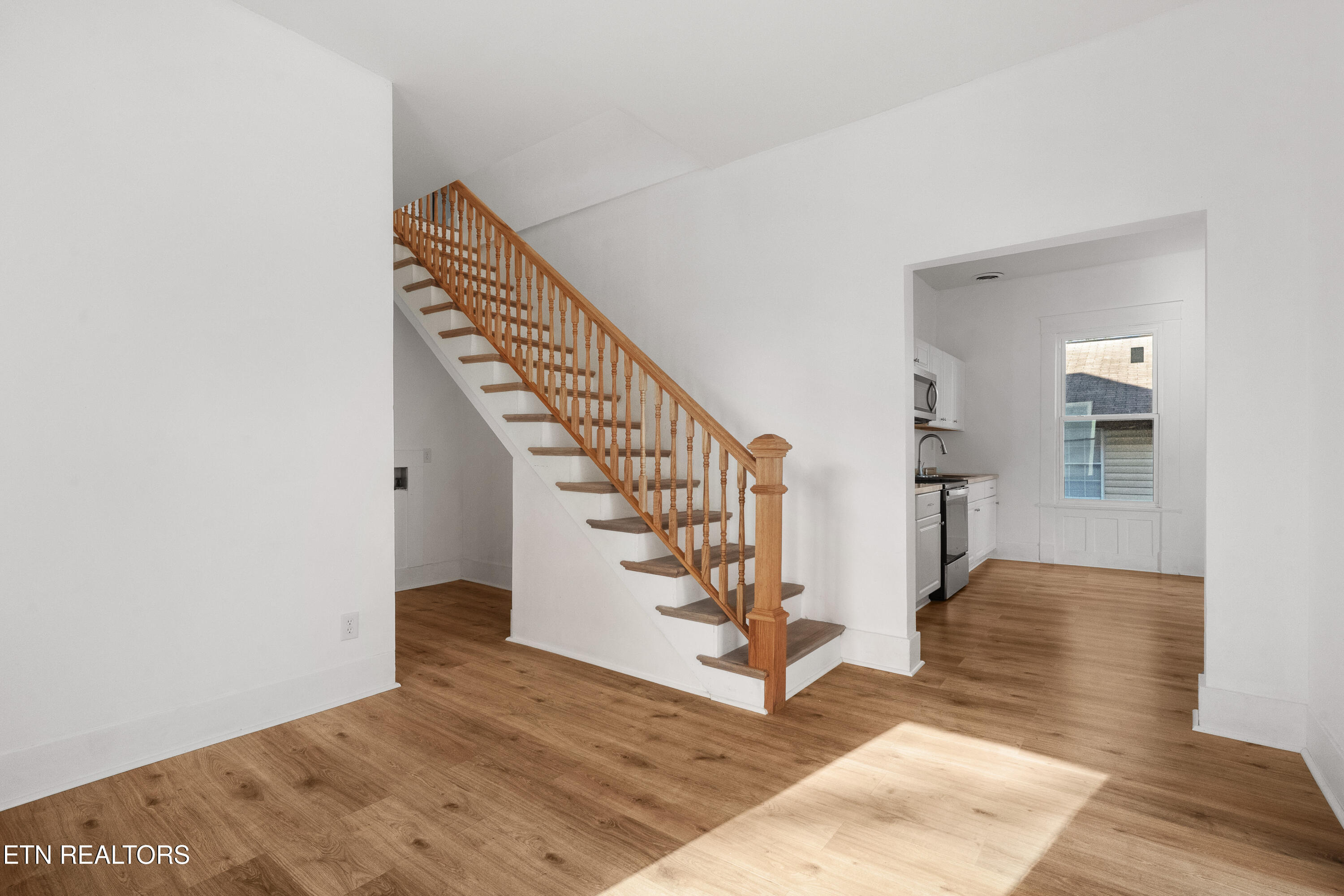 2501 E 5th Ave Property Photo 9