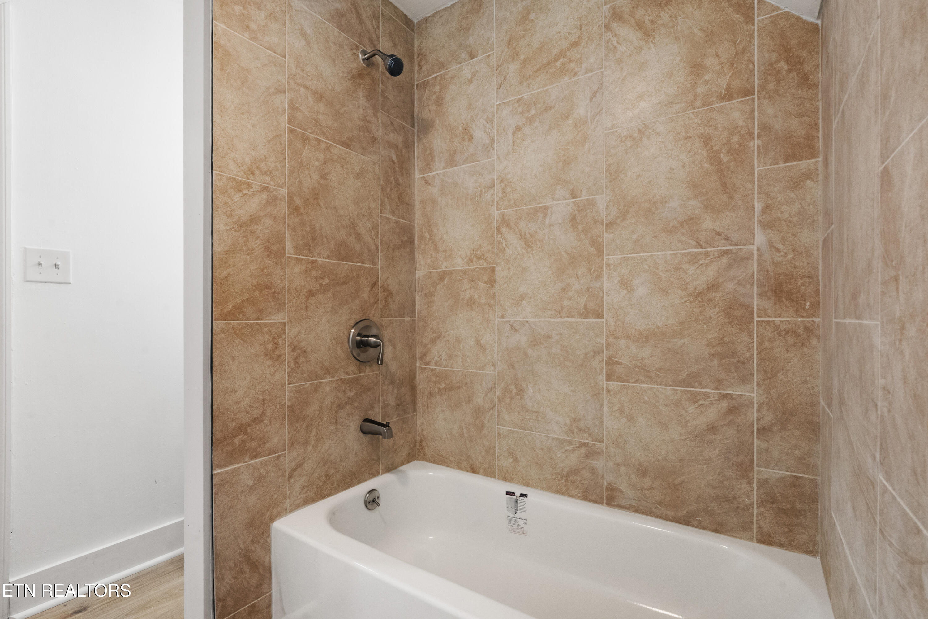 2501 E 5th Ave Property Photo 15