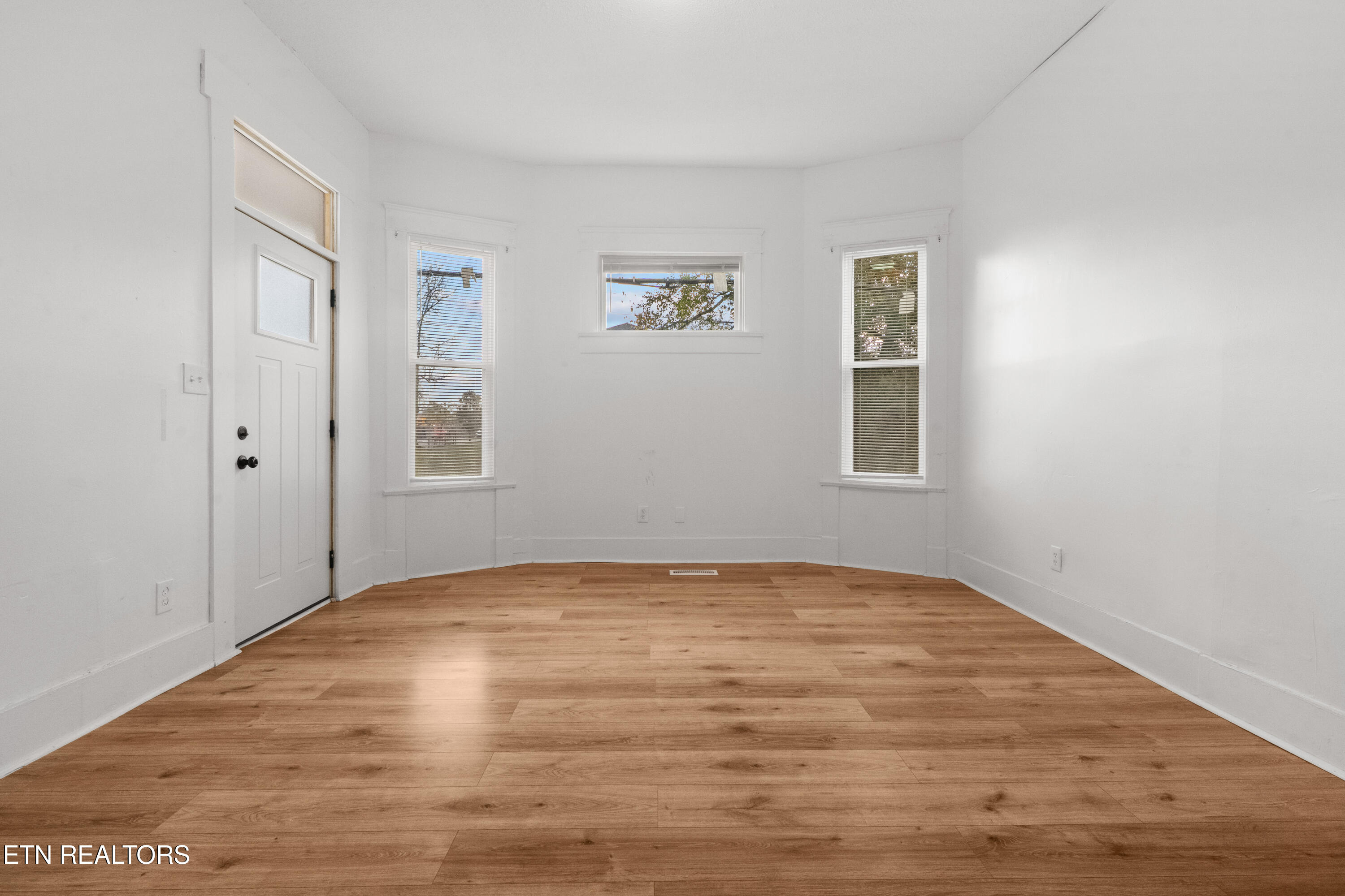 2501 E 5th Ave Property Photo 20