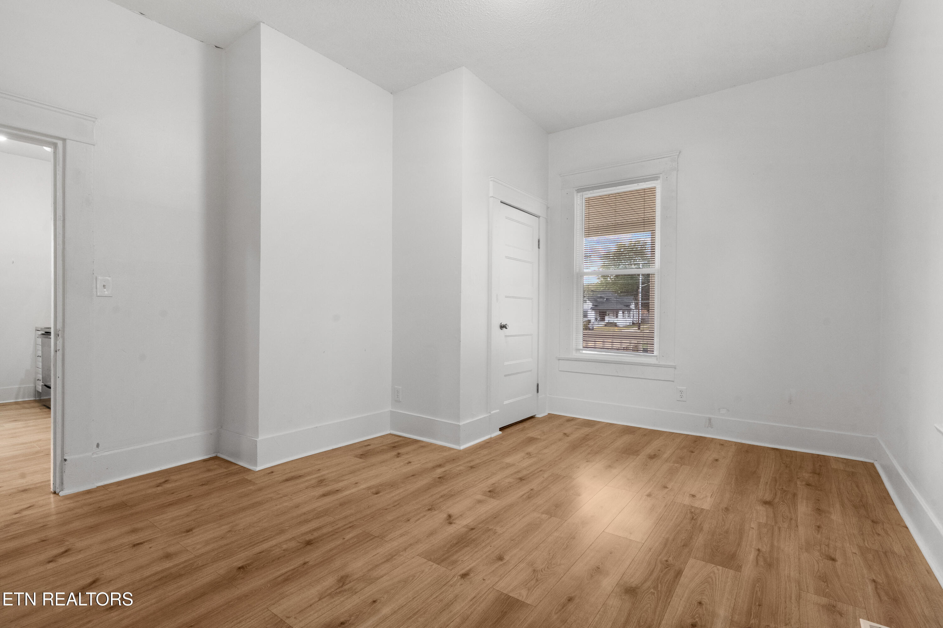 2501 E 5th Ave Property Photo 25