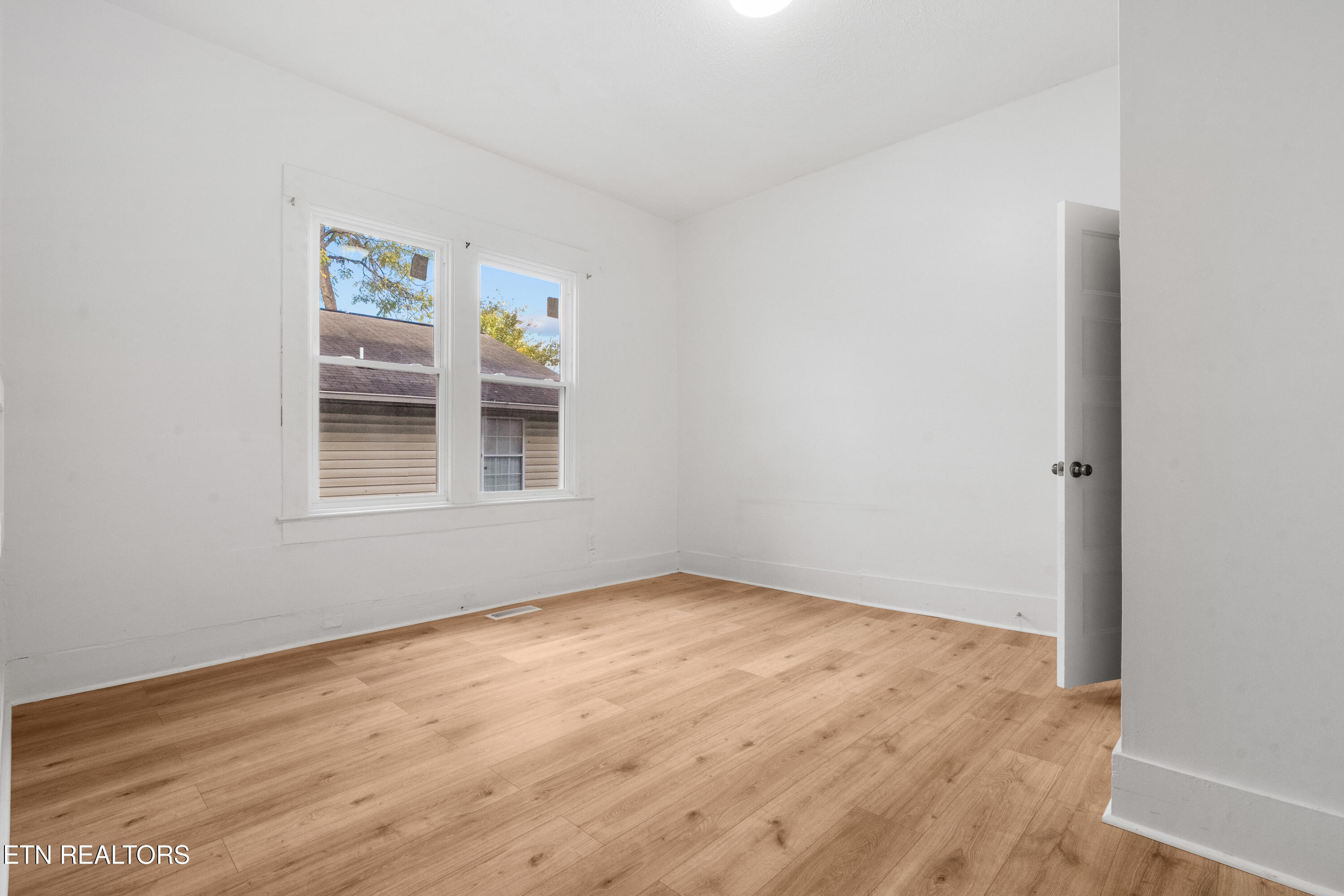 2501 E 5th Ave Property Photo 29