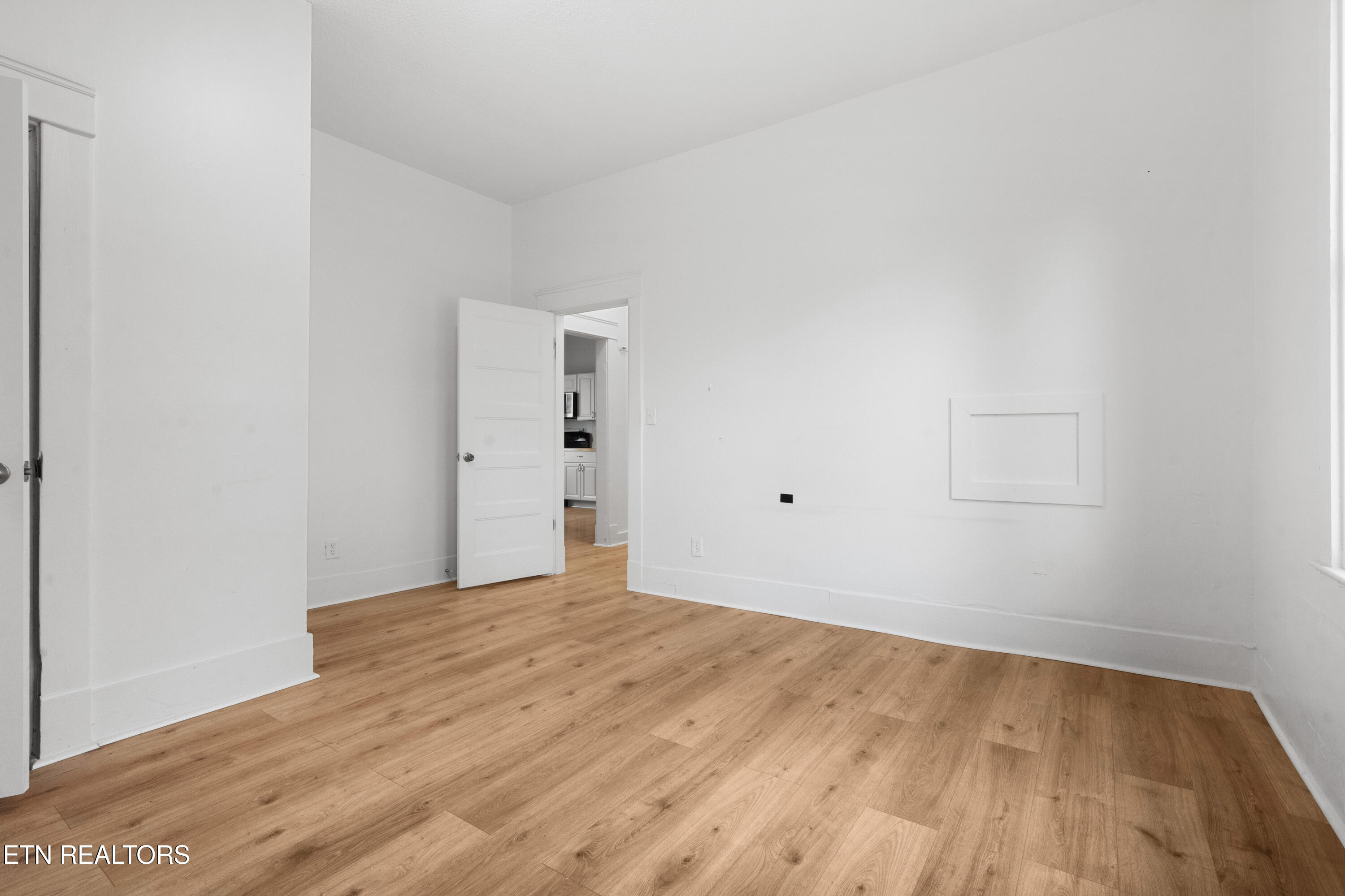 2501 E 5th Ave Property Photo 30