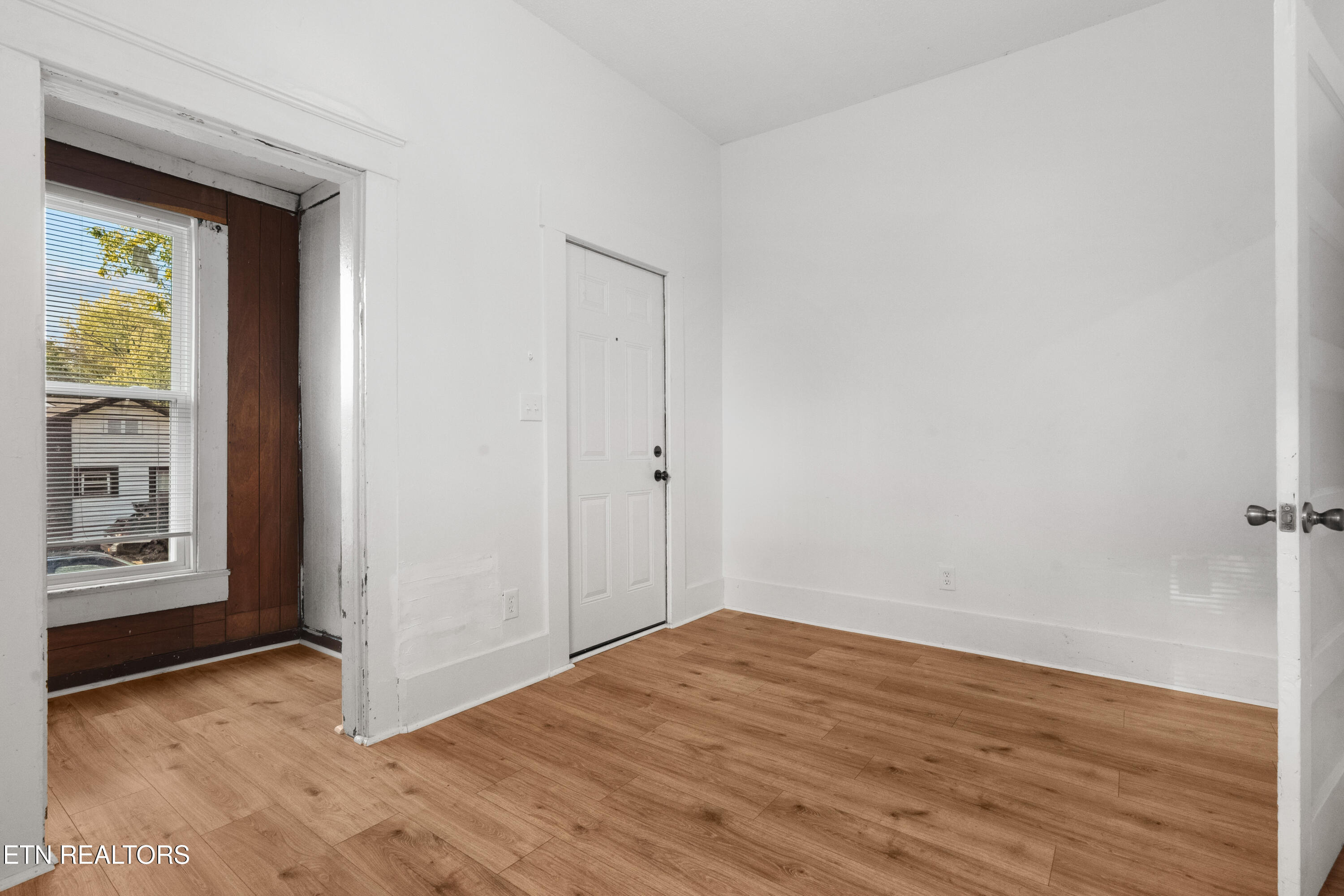 2501 E 5th Ave Property Photo 31