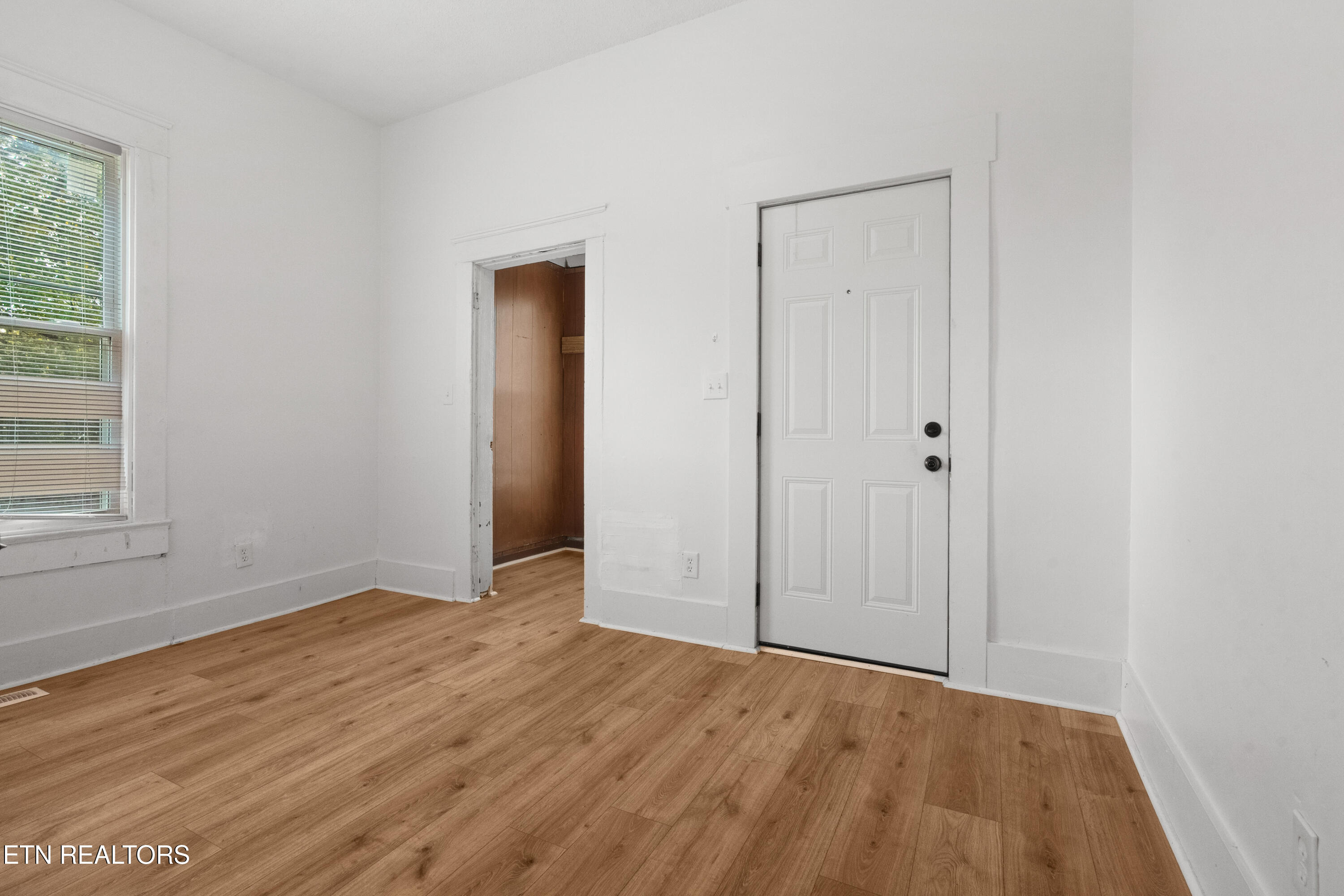 2501 E 5th Ave Property Photo 32