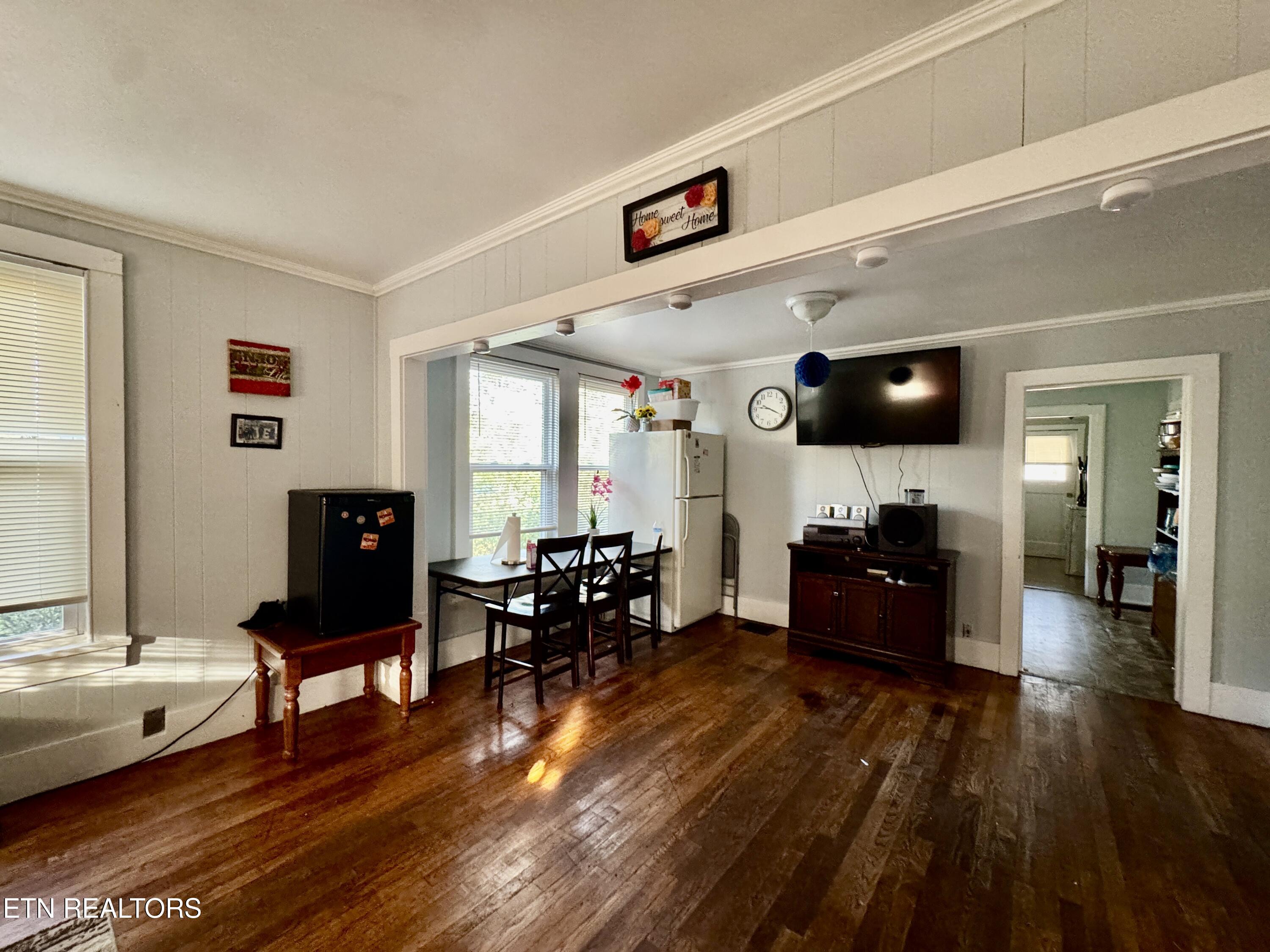 611 Glenoaks Drive Property Photo 6