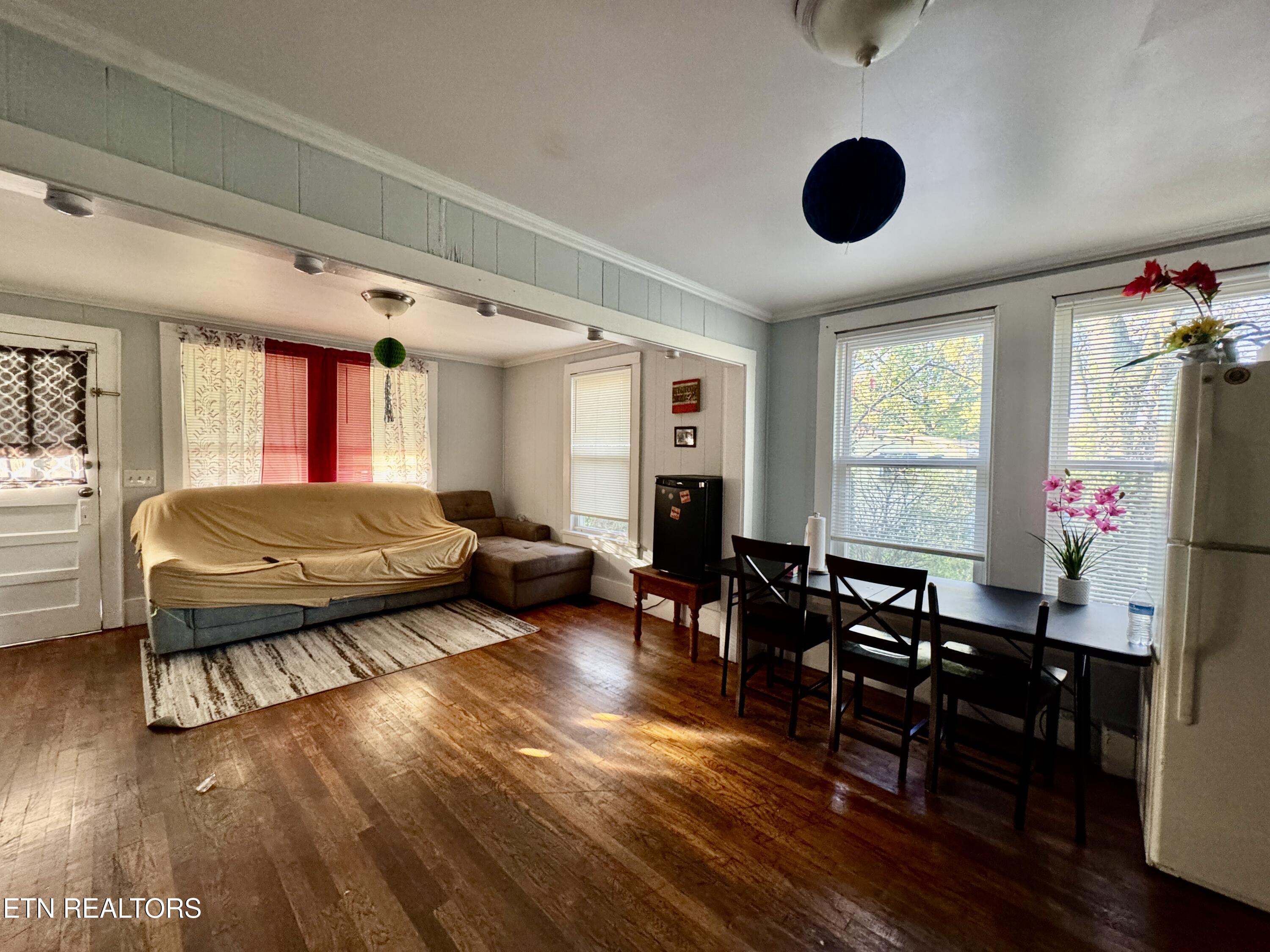 611 Glenoaks Drive Property Photo 7