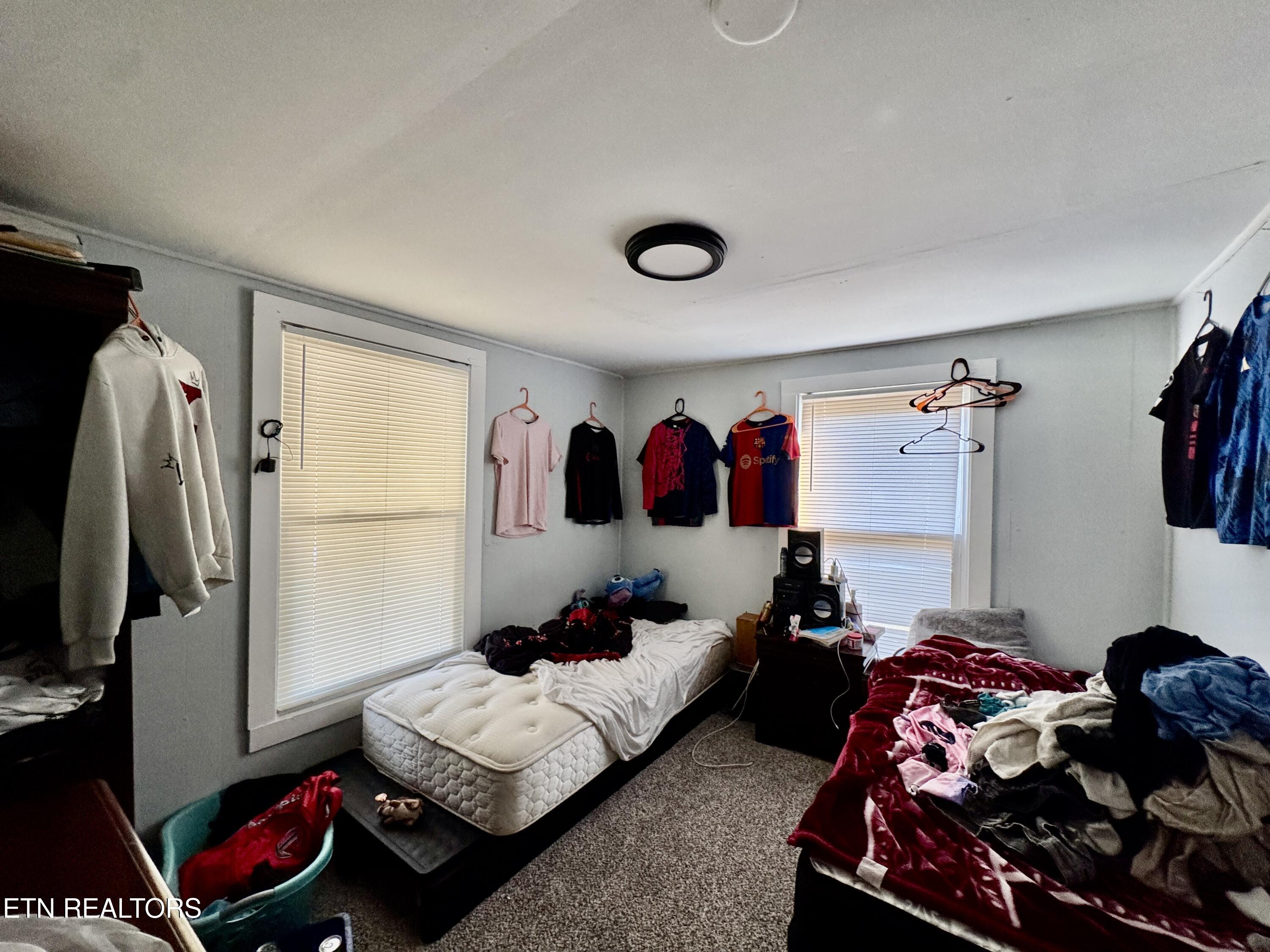 611 Glenoaks Drive Property Photo 9