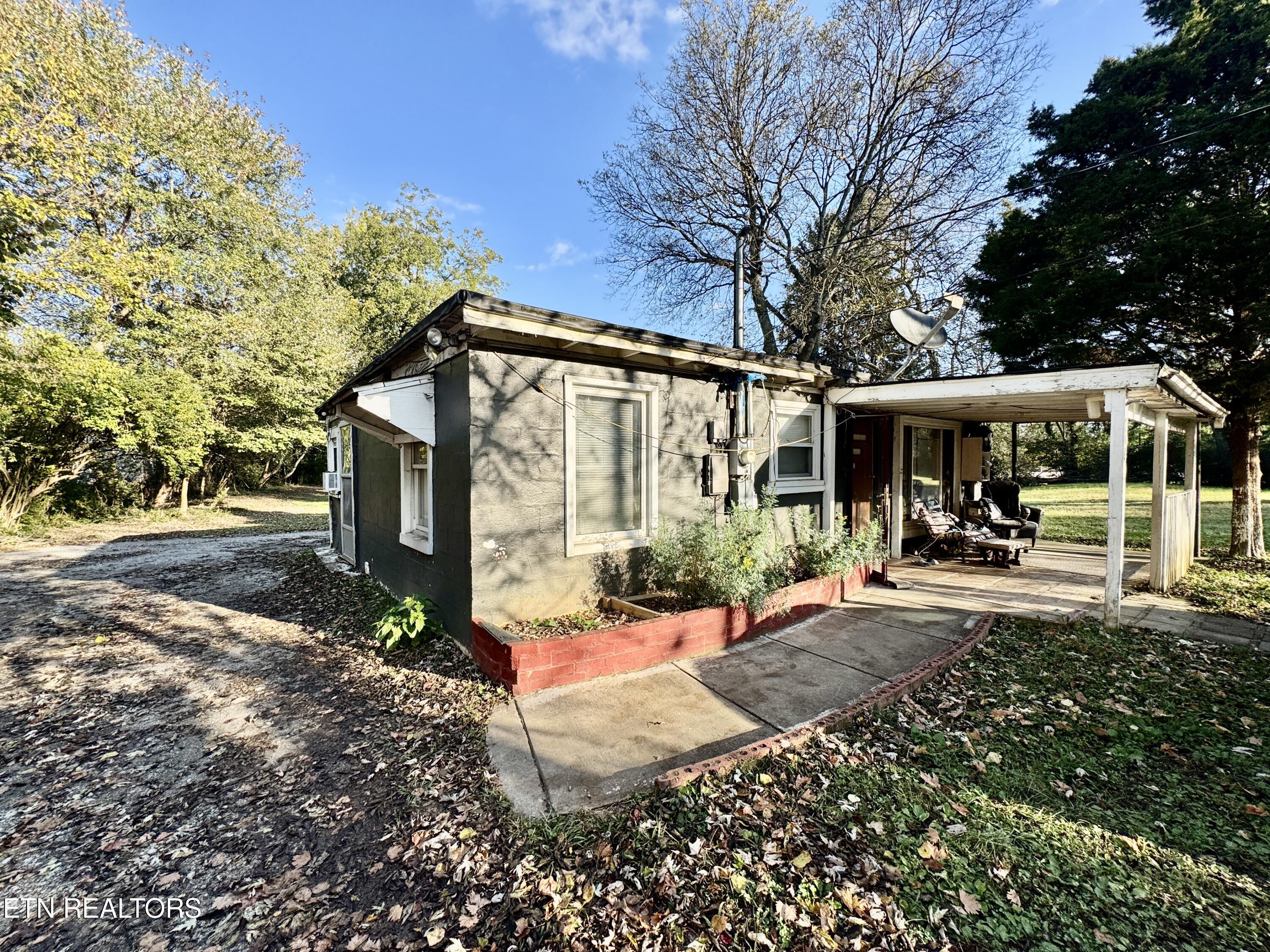 611 Glenoaks Drive Property Photo 13