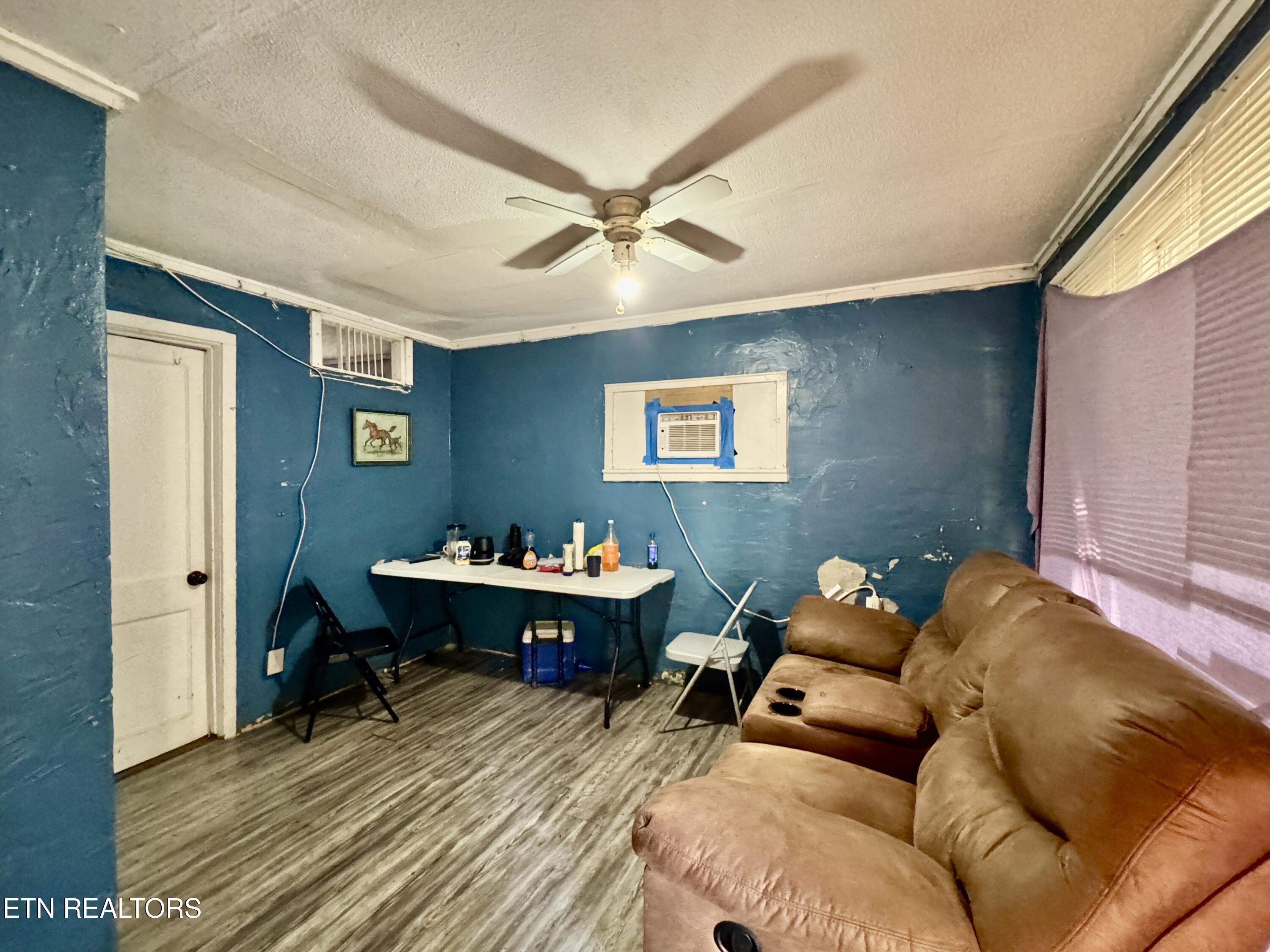 611 Glenoaks Drive Property Photo 16