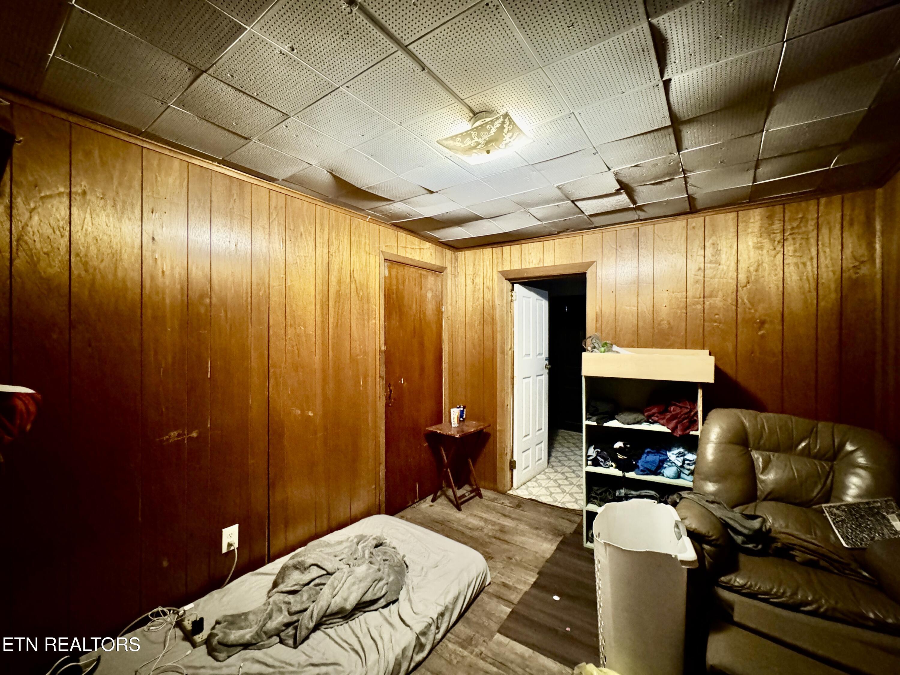 611 Glenoaks Drive Property Photo 18