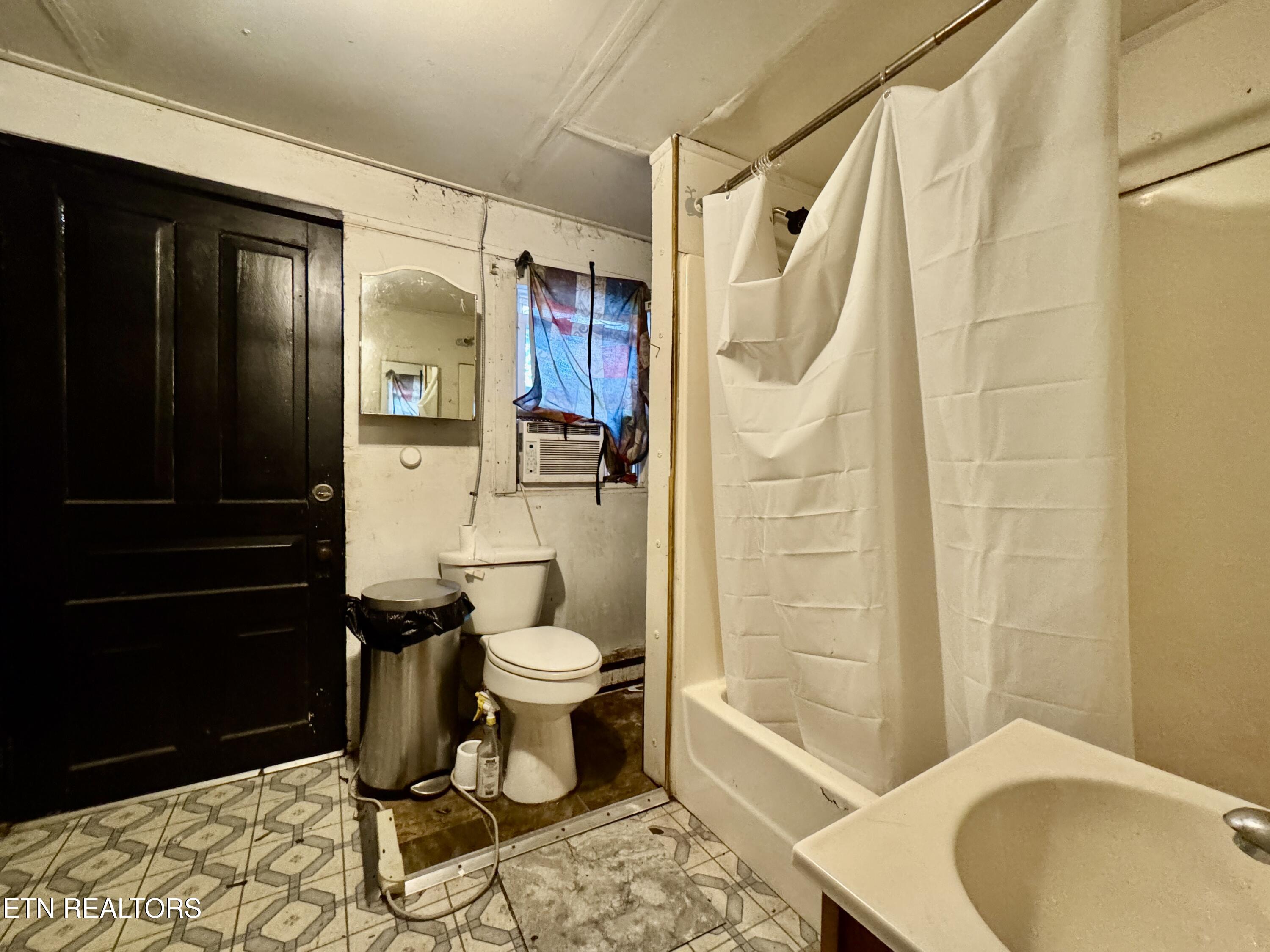 611 Glenoaks Drive Property Photo 19