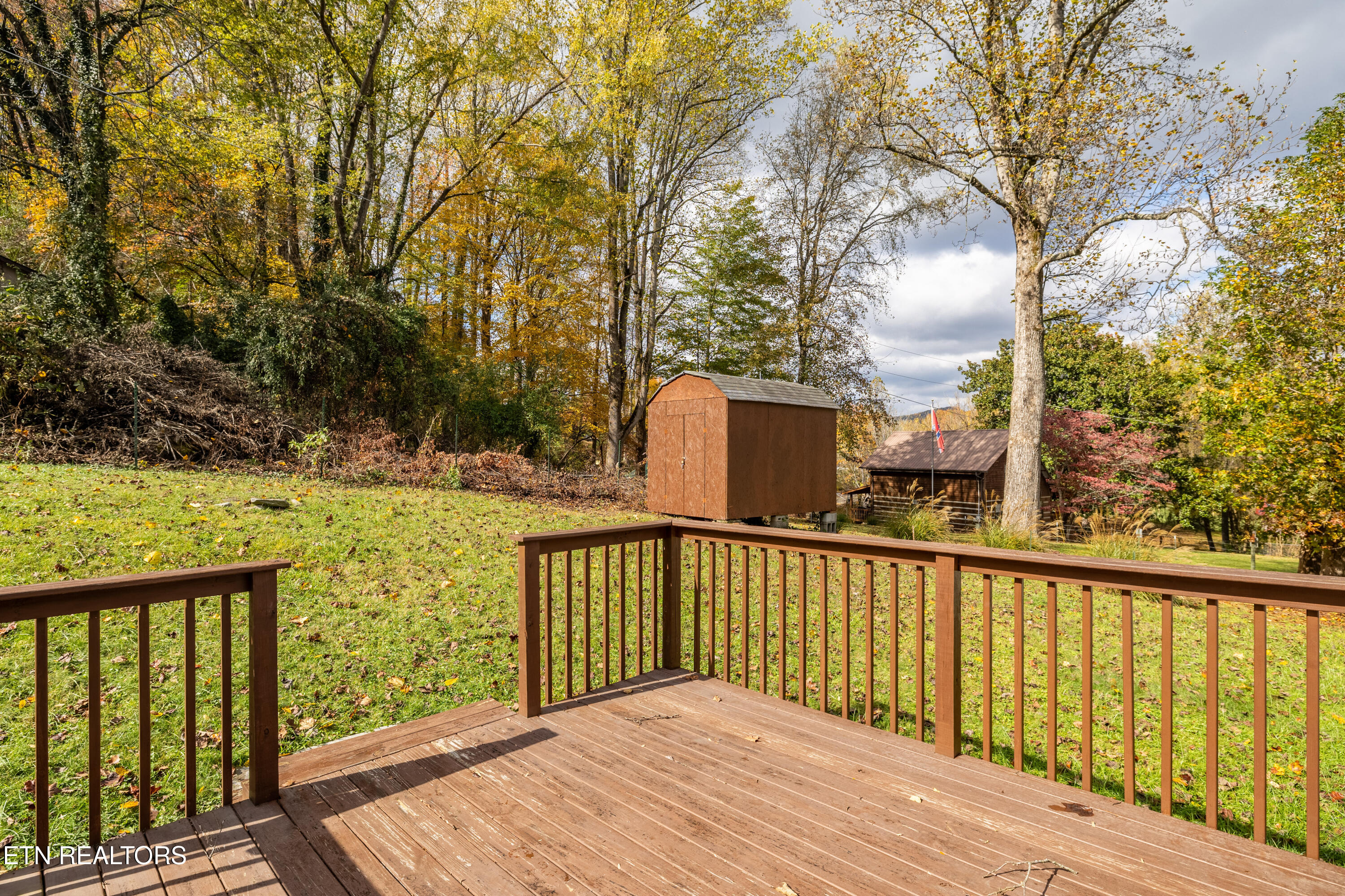 124 Davis Rd Property Photo 5