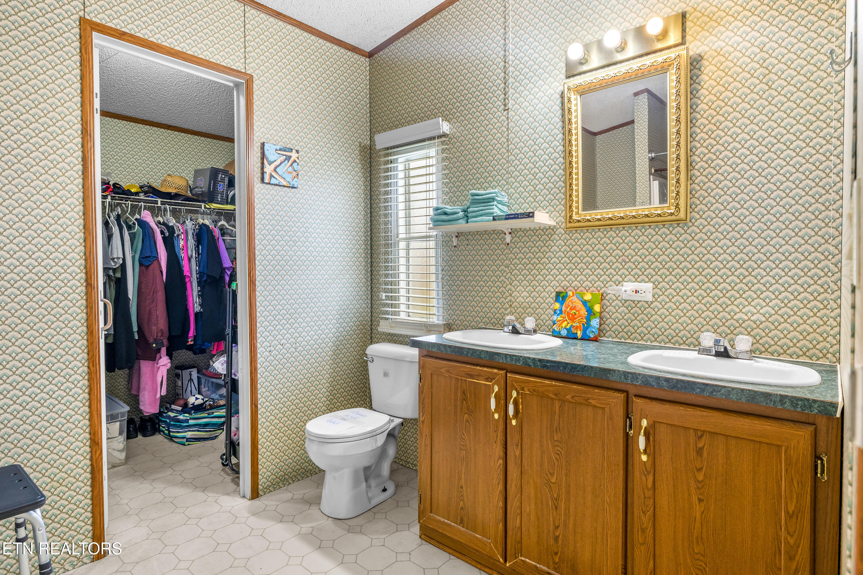 124 Davis Rd Property Photo 13