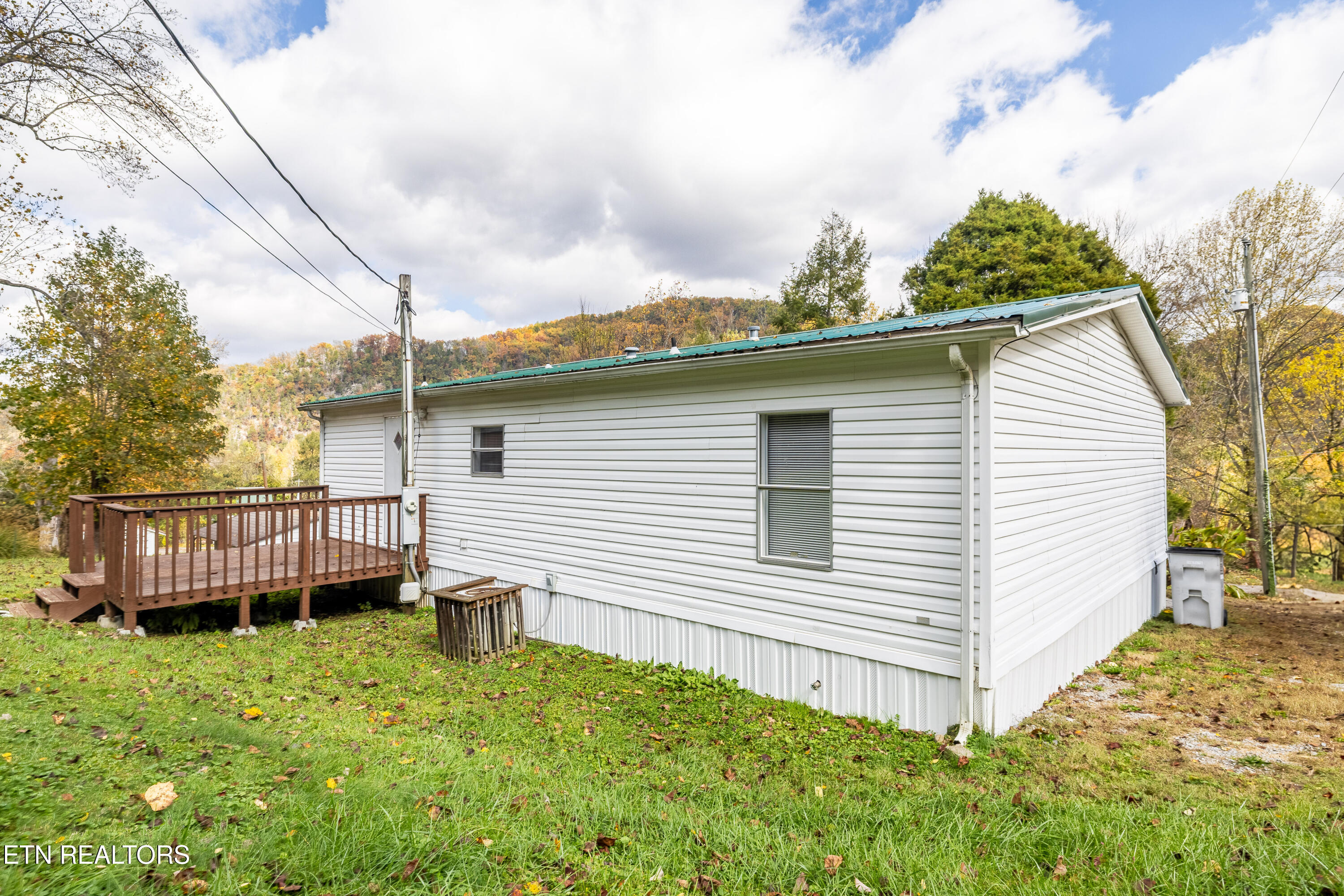 124 Davis Rd Property Photo 26