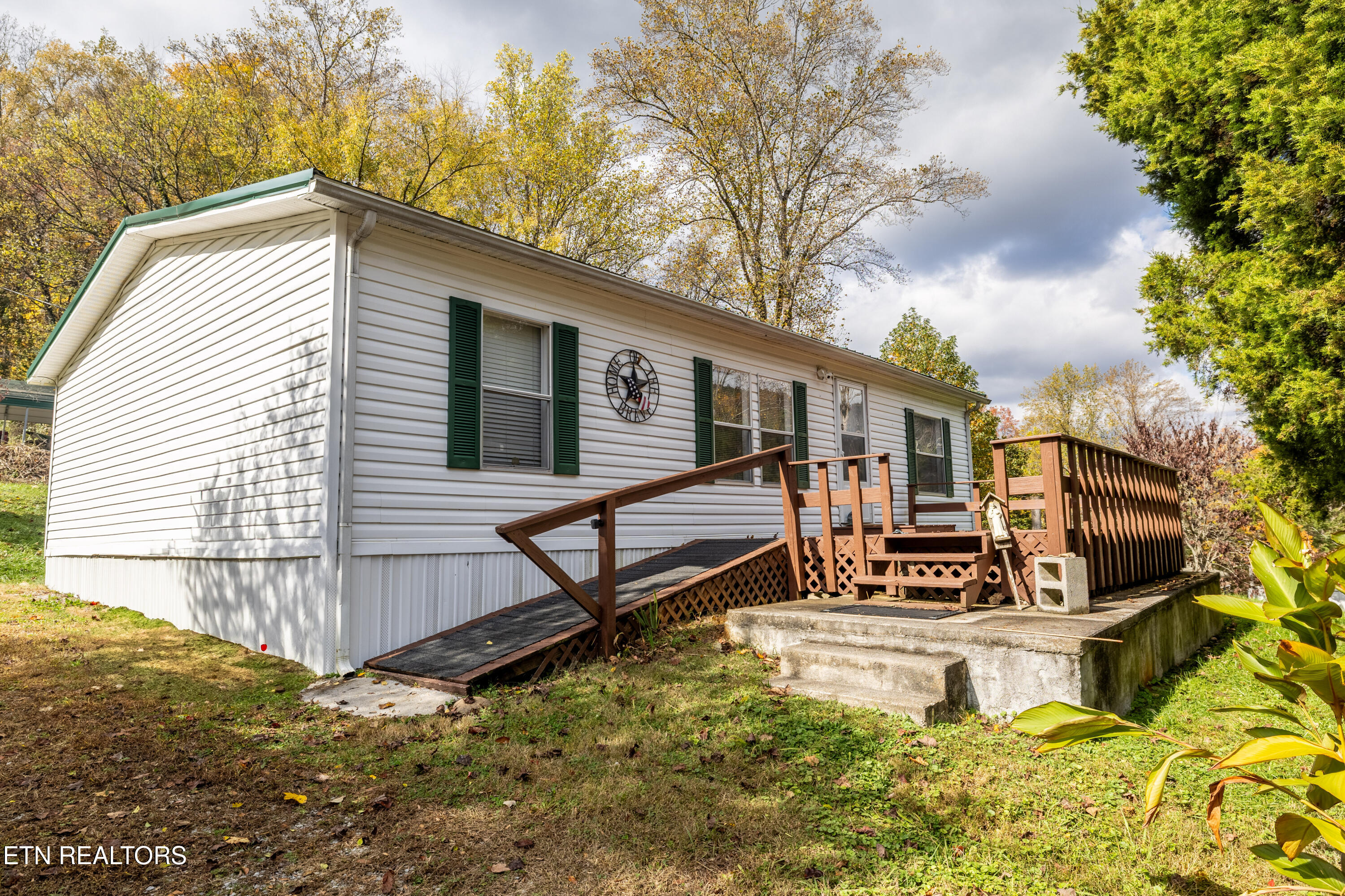 124 Davis Rd Property Photo 27