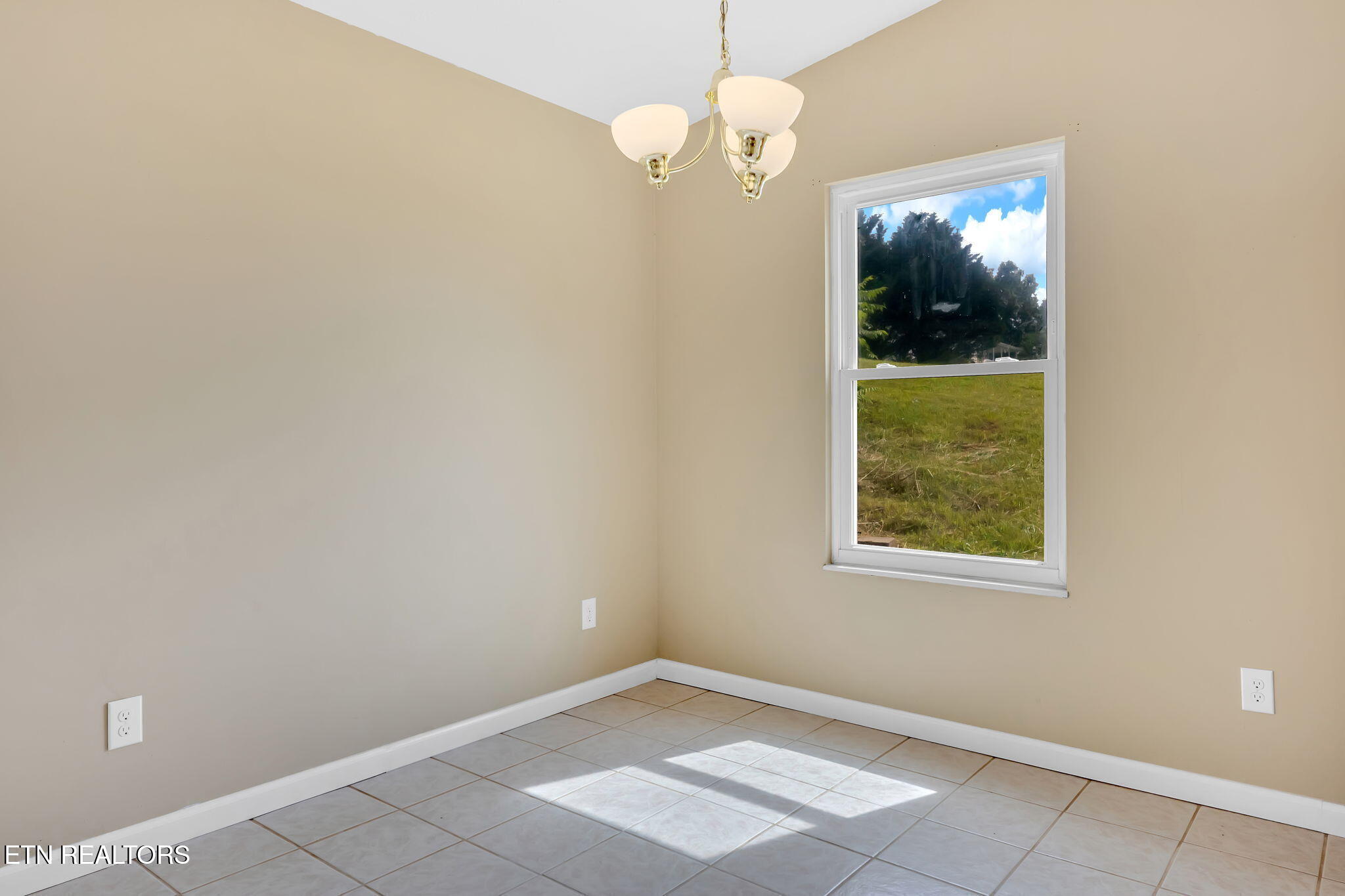 8040 Walt Way Property Photo 7