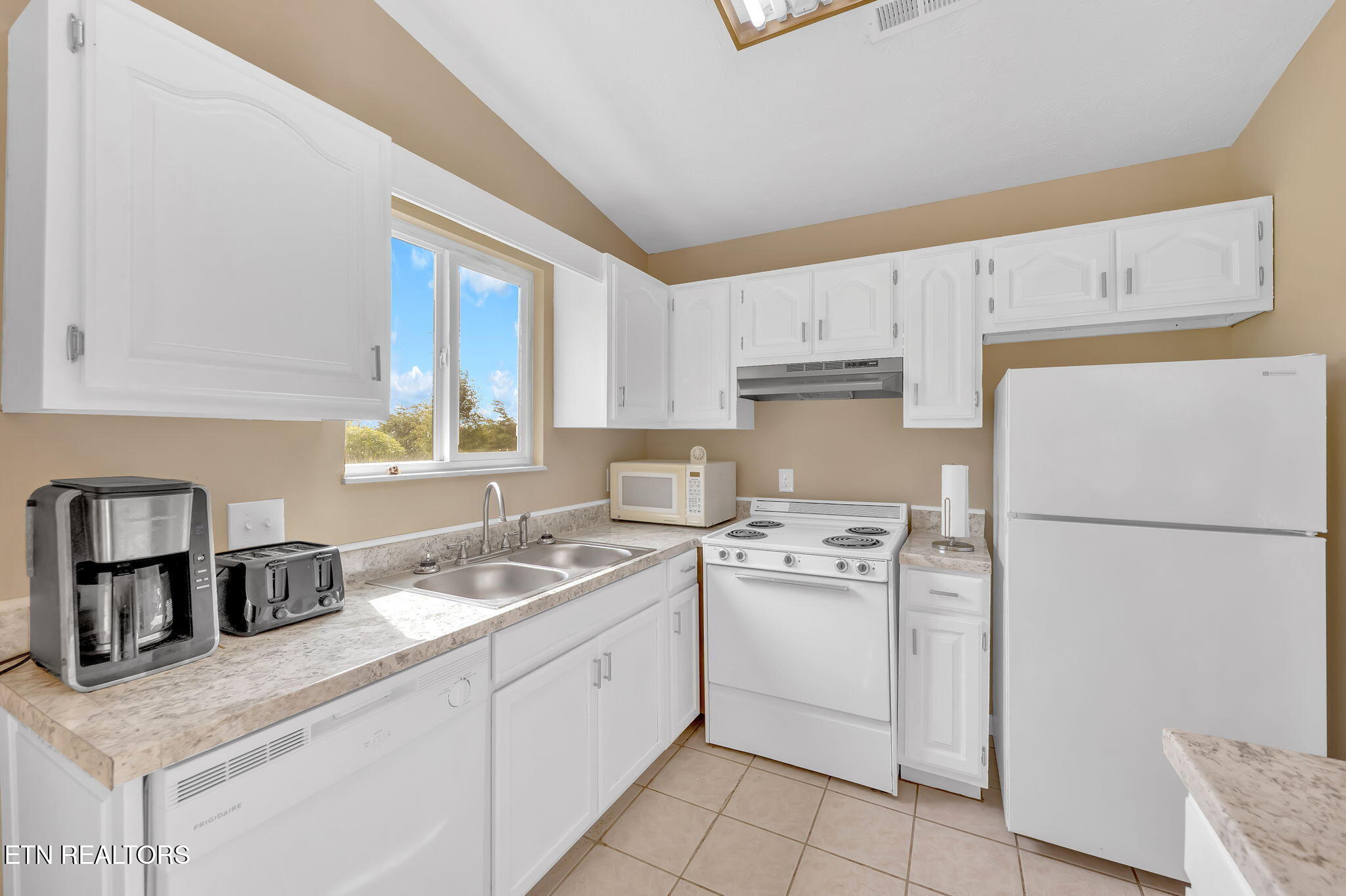 8040 Walt Way Property Photo 9