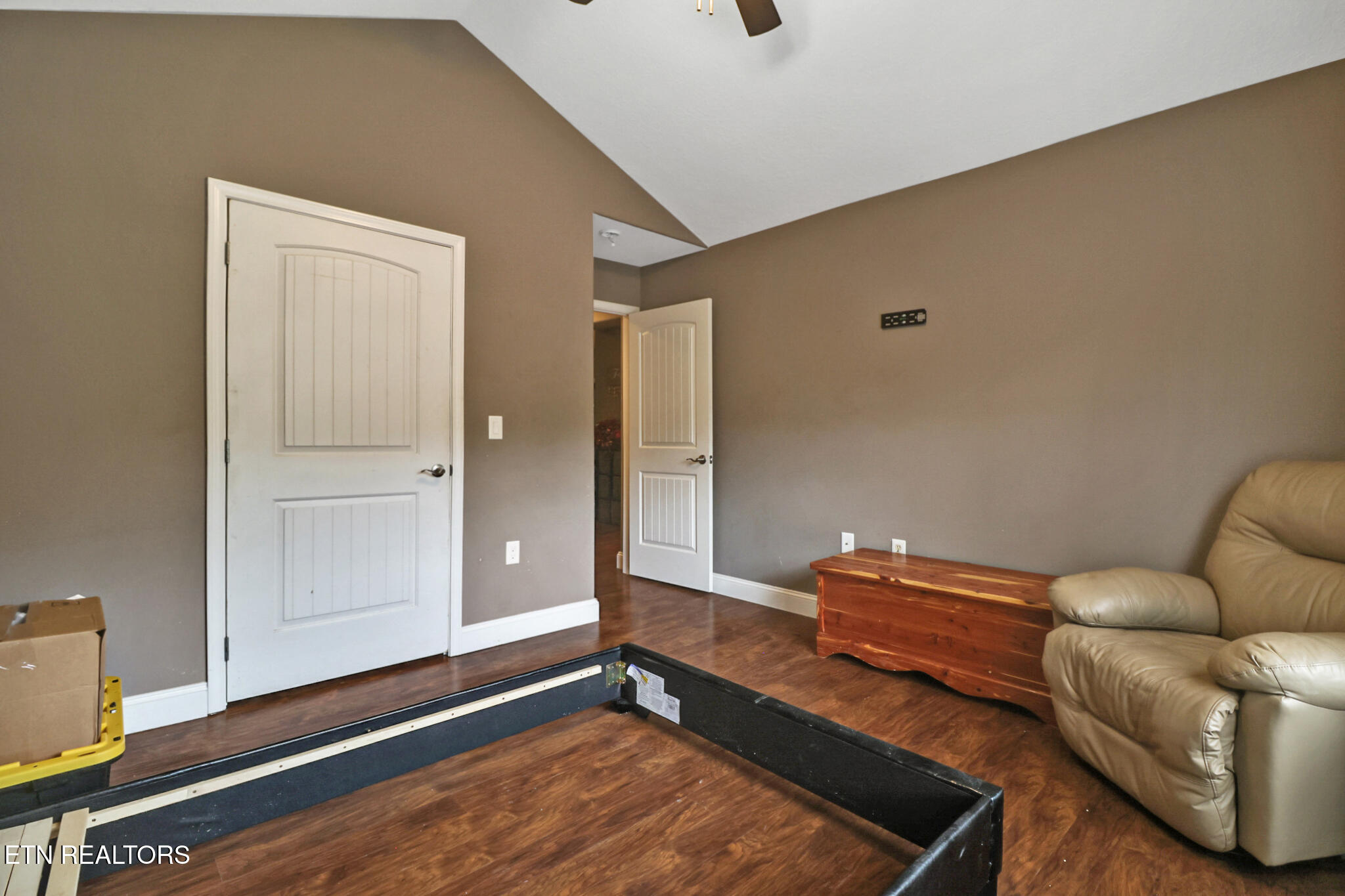 803 Spruce Loop Loop Property Photo 5