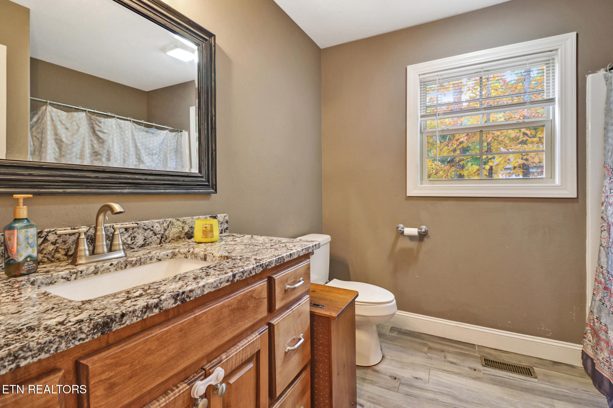 803 Spruce Loop Loop Property Photo 6