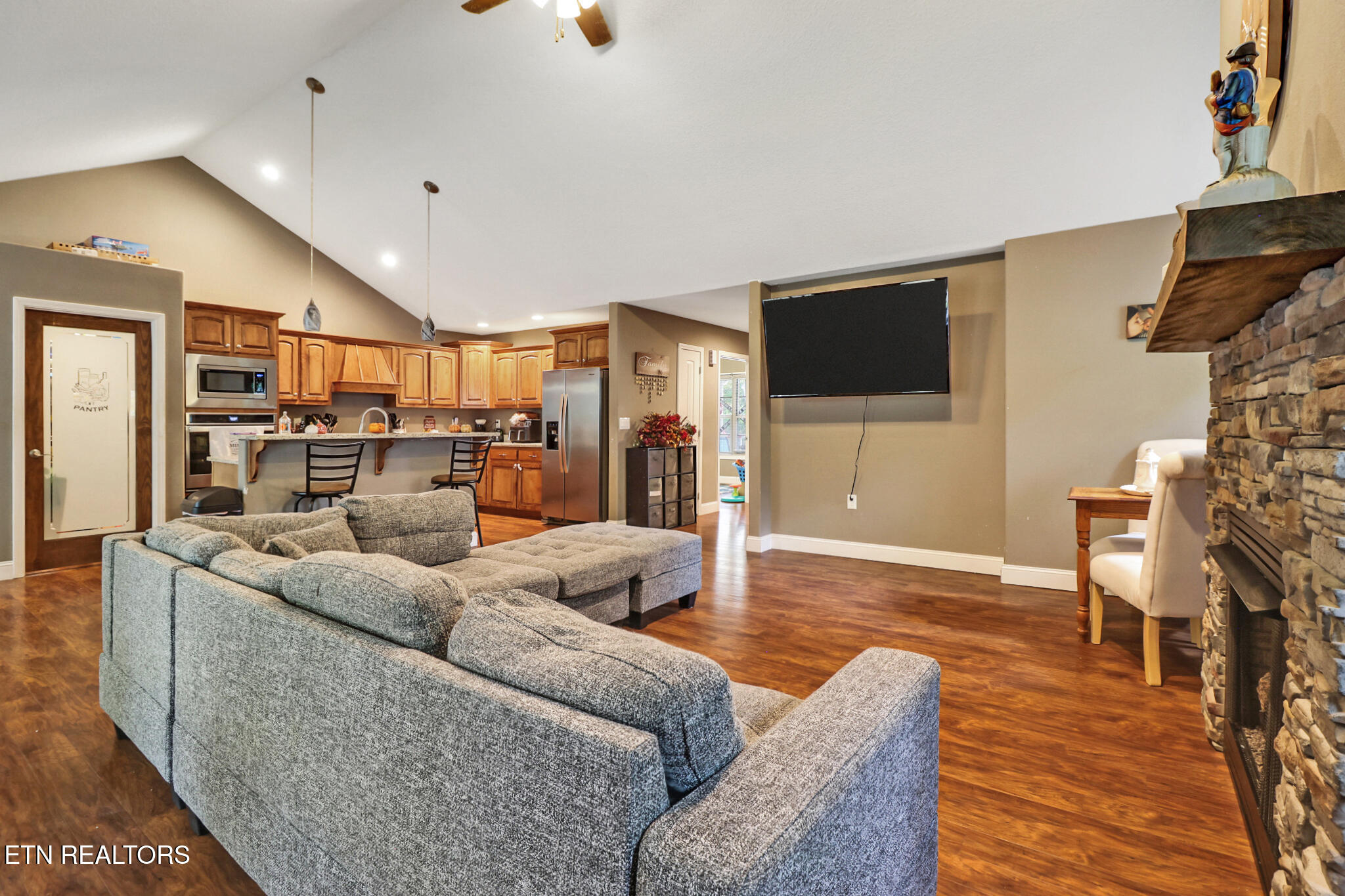 803 Spruce Loop Loop Property Photo 11