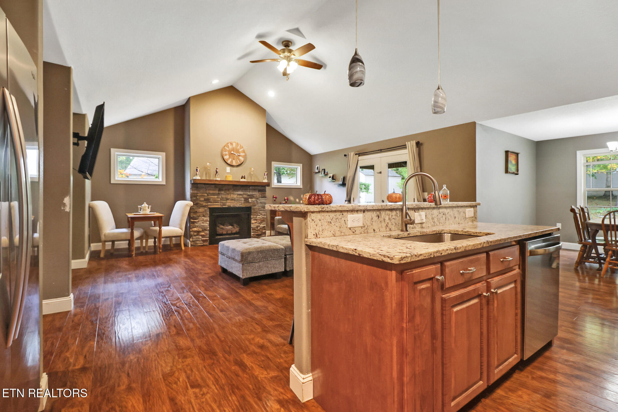 803 Spruce Loop Loop Property Photo 14