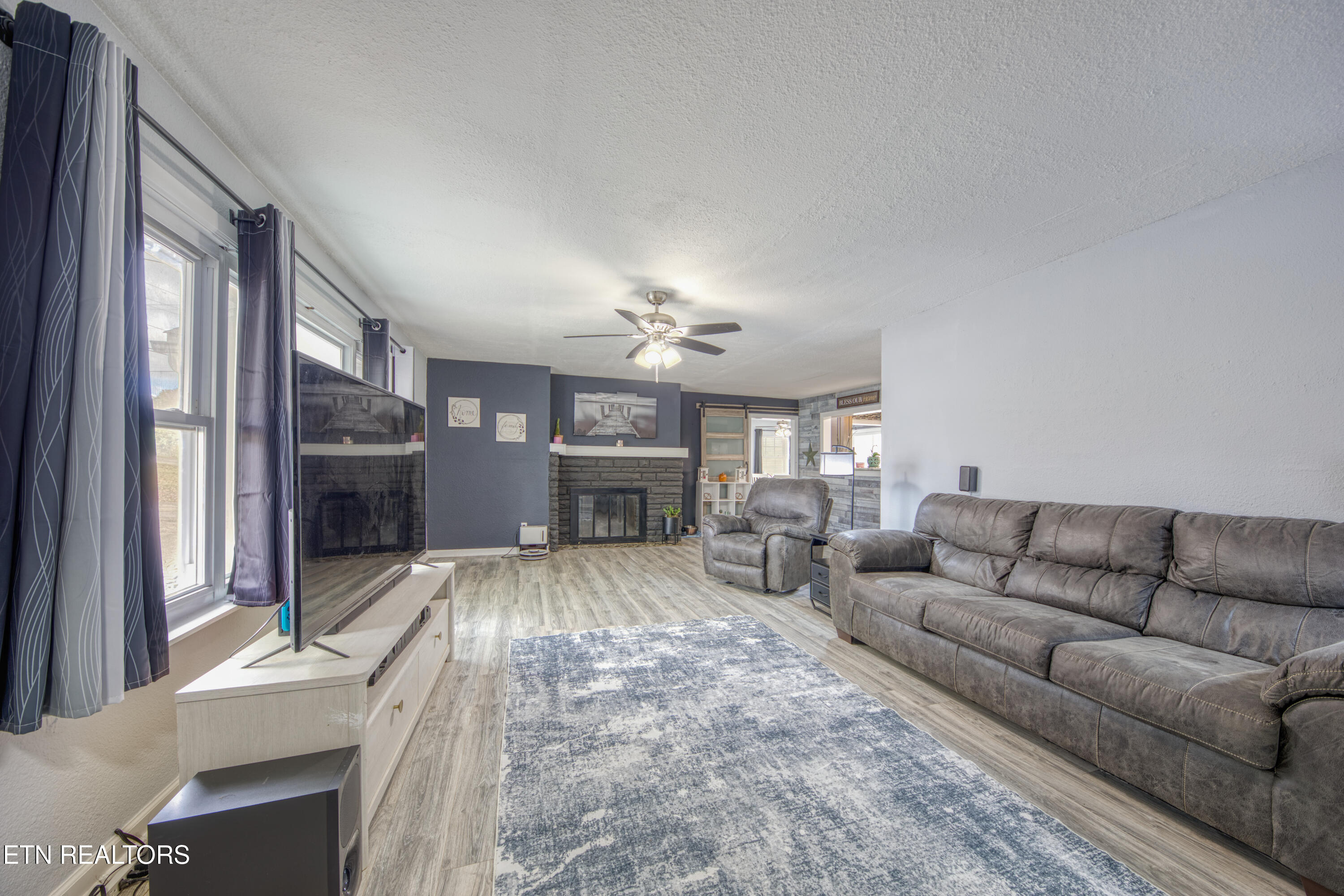 3810 Buffat Mill Rd Property Photo 3