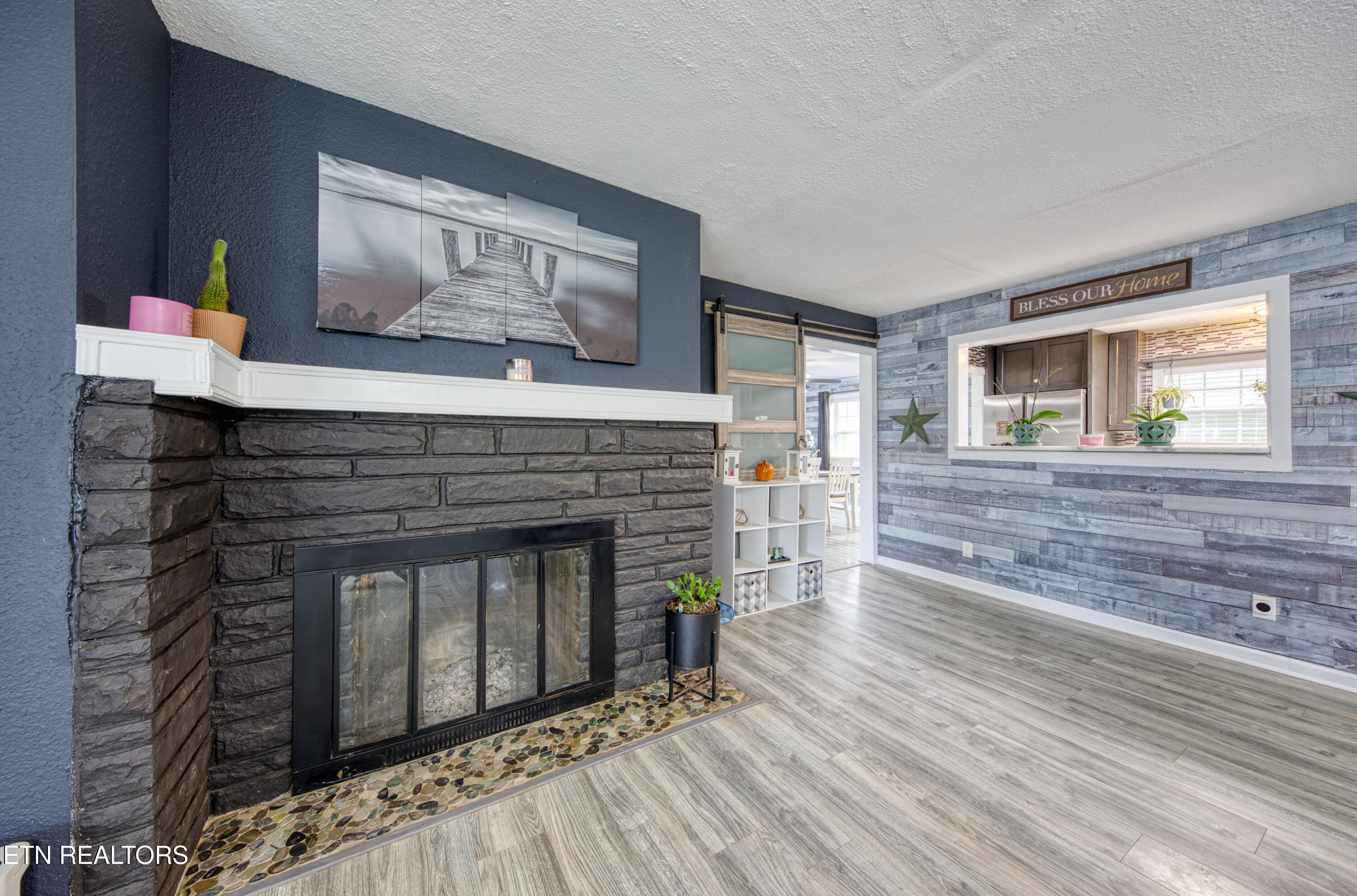 3810 Buffat Mill Rd Property Photo 5