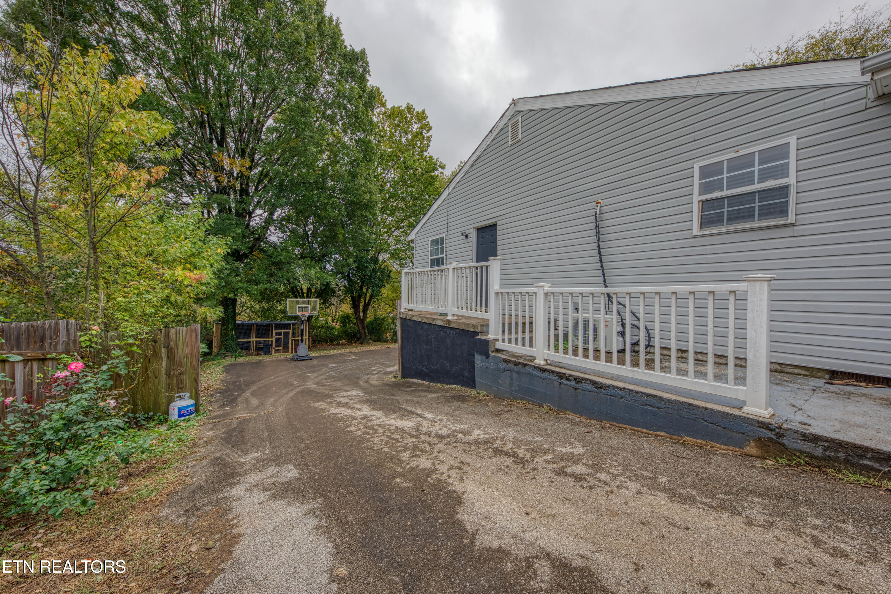 3810 Buffat Mill Rd Property Photo 23