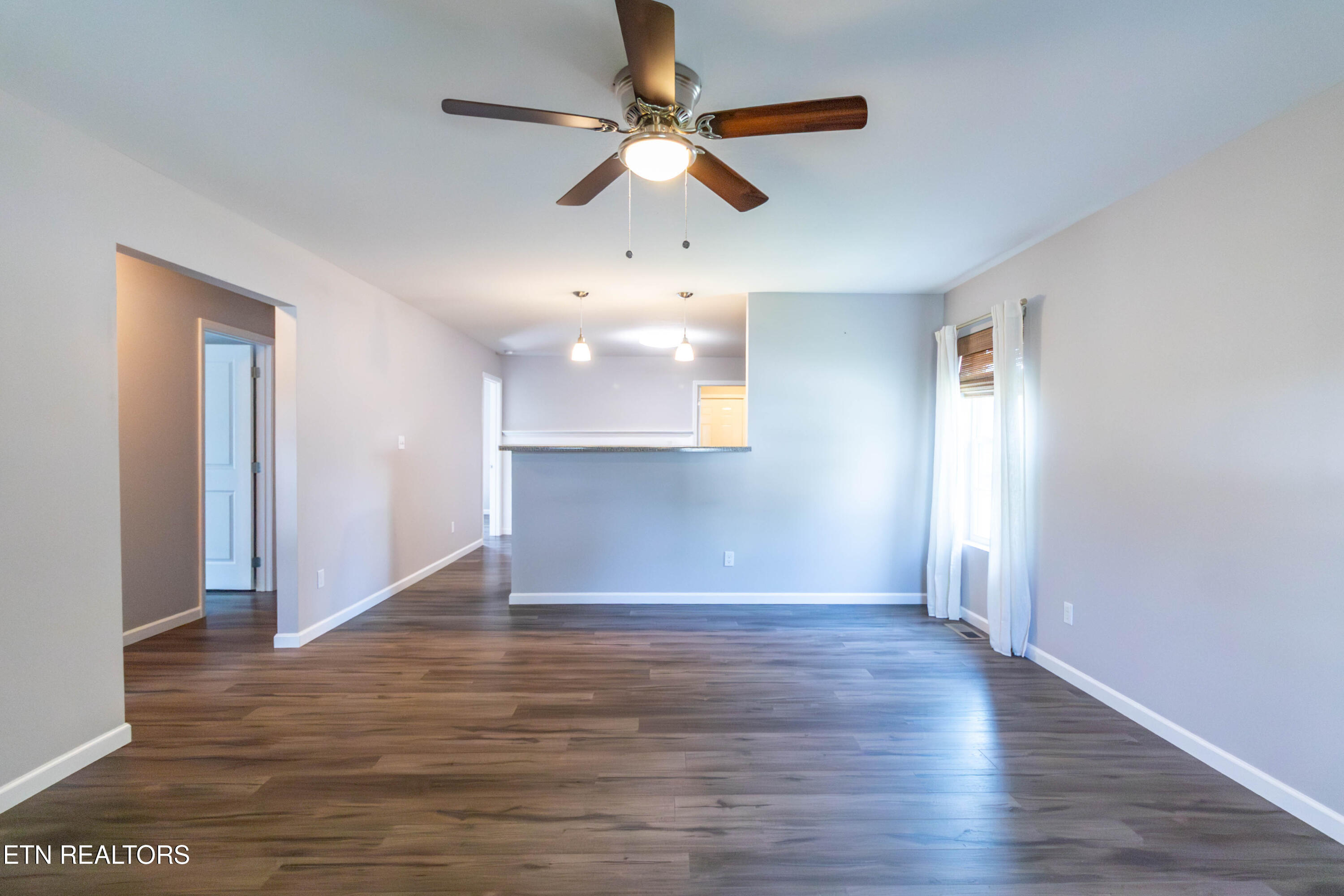 524 Ne Midlake Drive Northeast Drive Property Photo 17