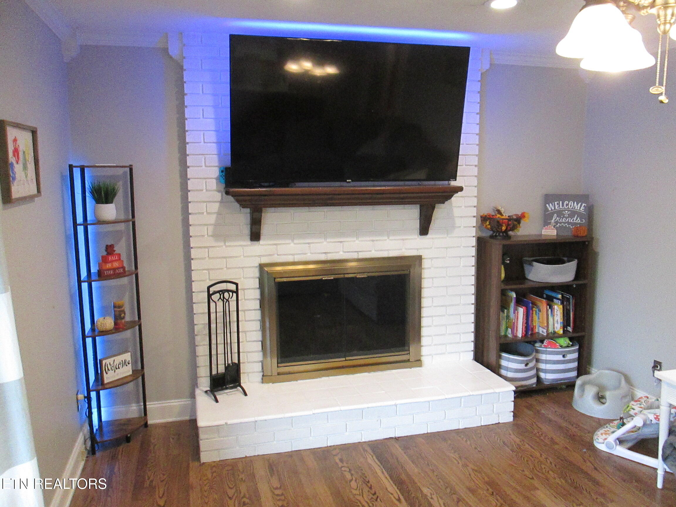 2308 Yorkcrest Drive Property Photo 6