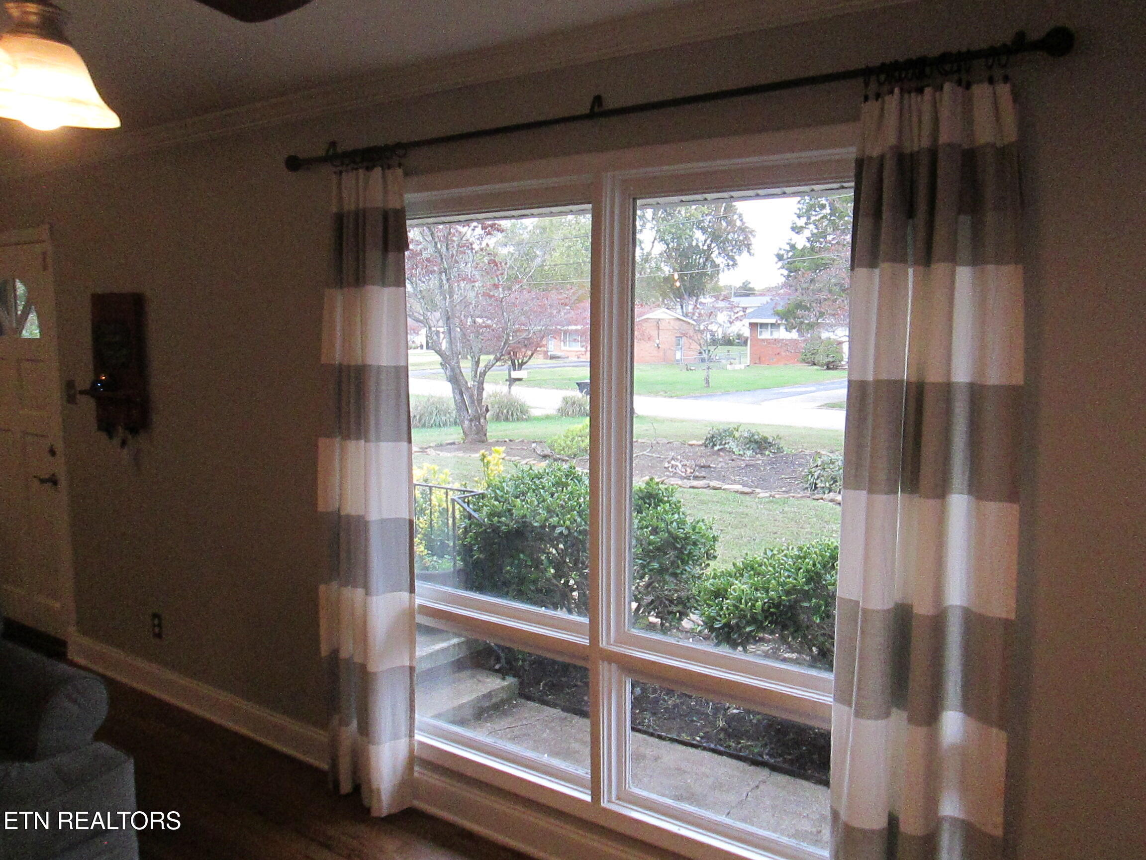 2308 Yorkcrest Drive Property Photo 7