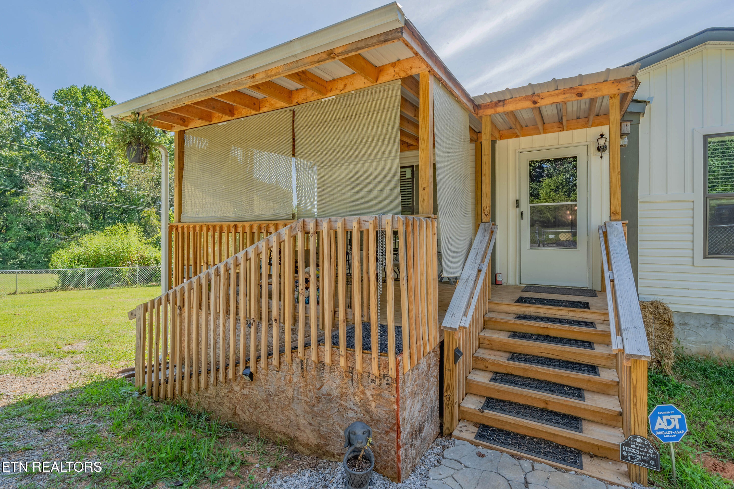 8539 Old Jacksboro Rd Property Photo 2