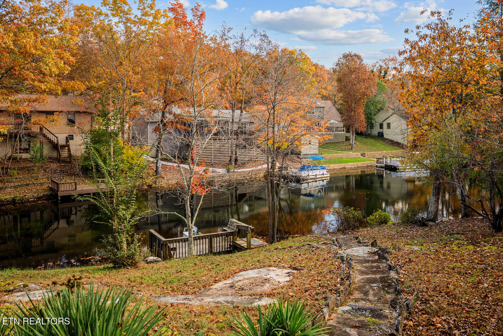 161 Ivy Brook Ln Property Photo 9