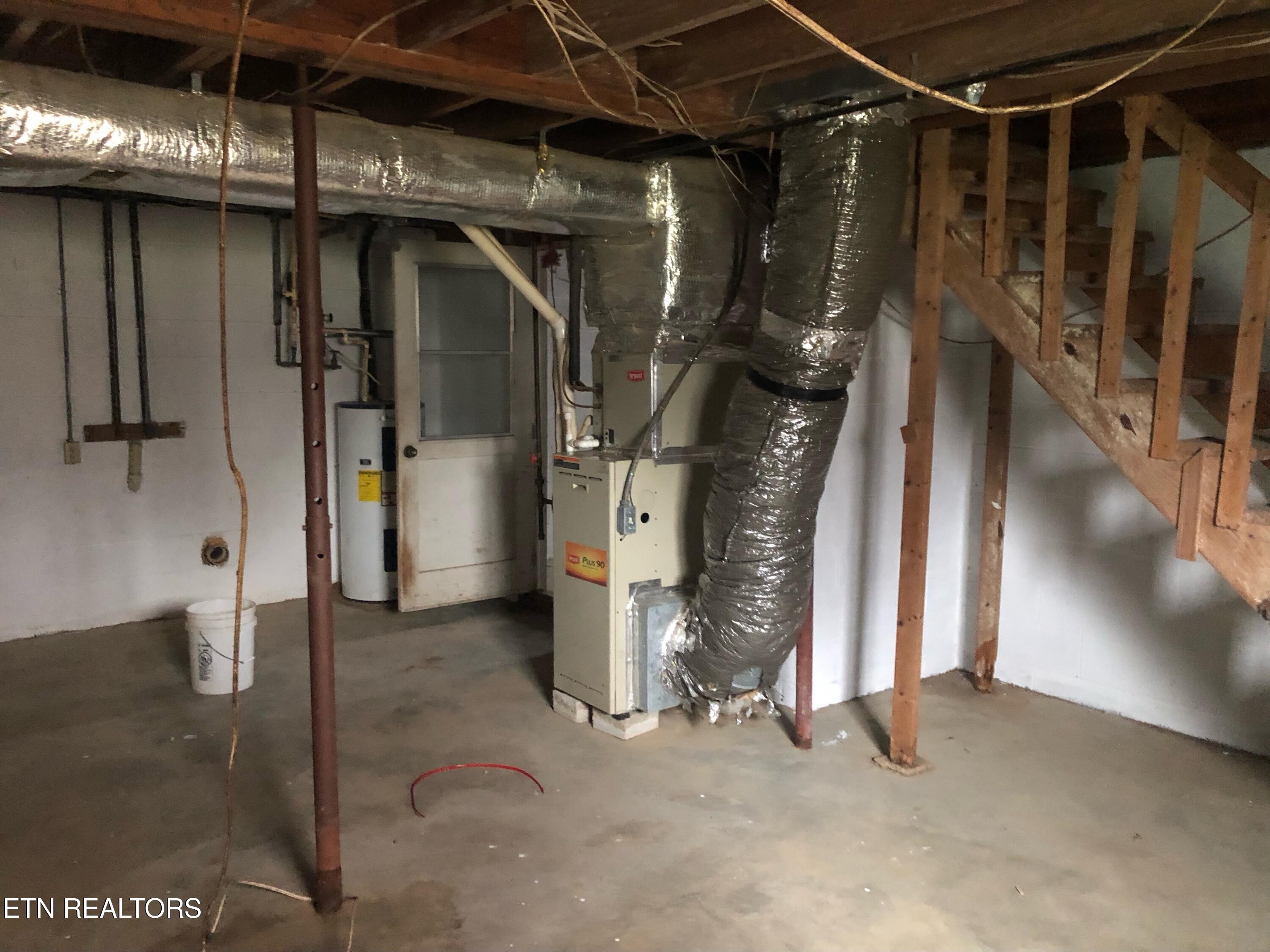 2710 Tabor Loop Property Photo 10