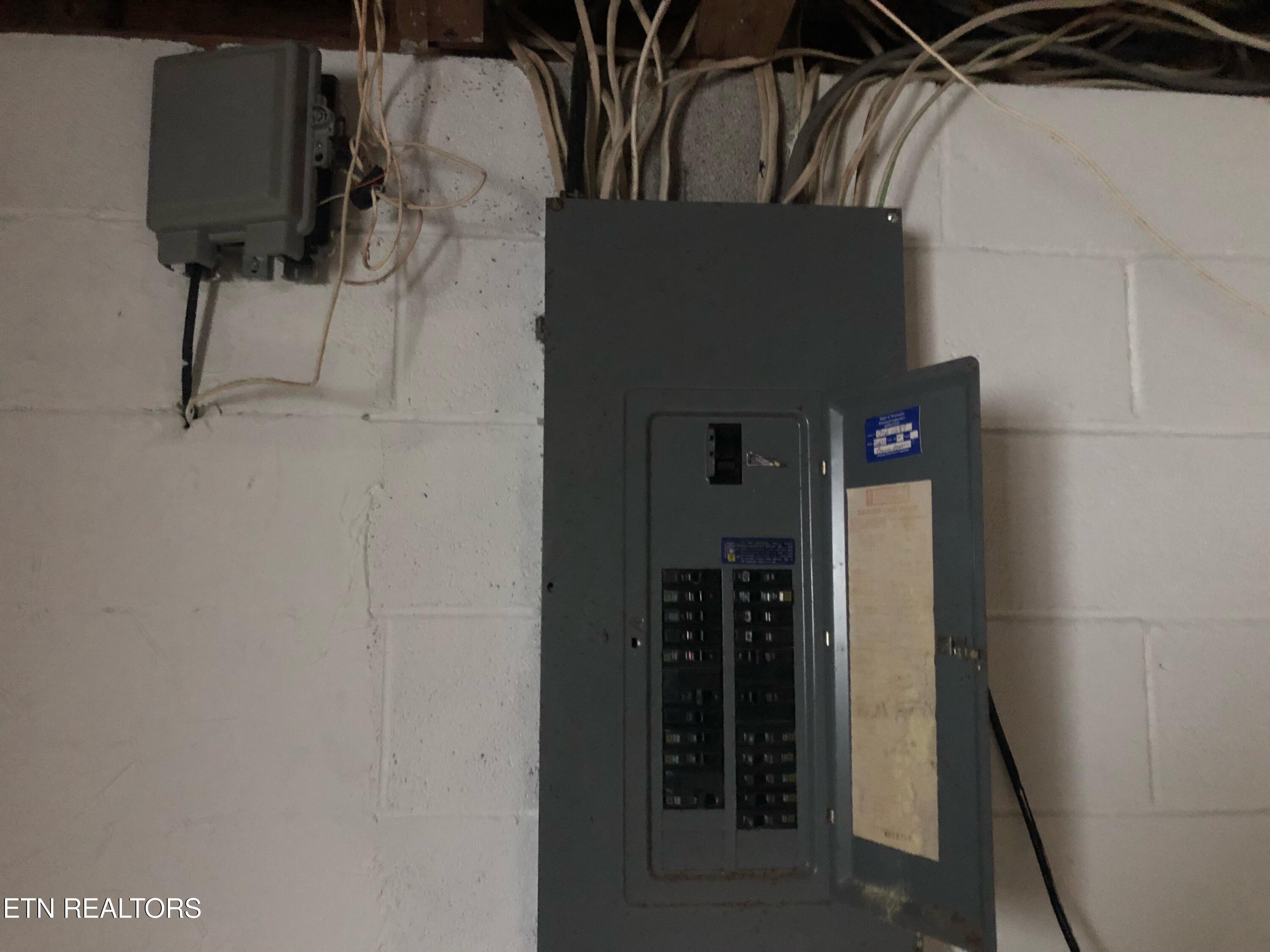 2710 Tabor Loop Property Photo 11