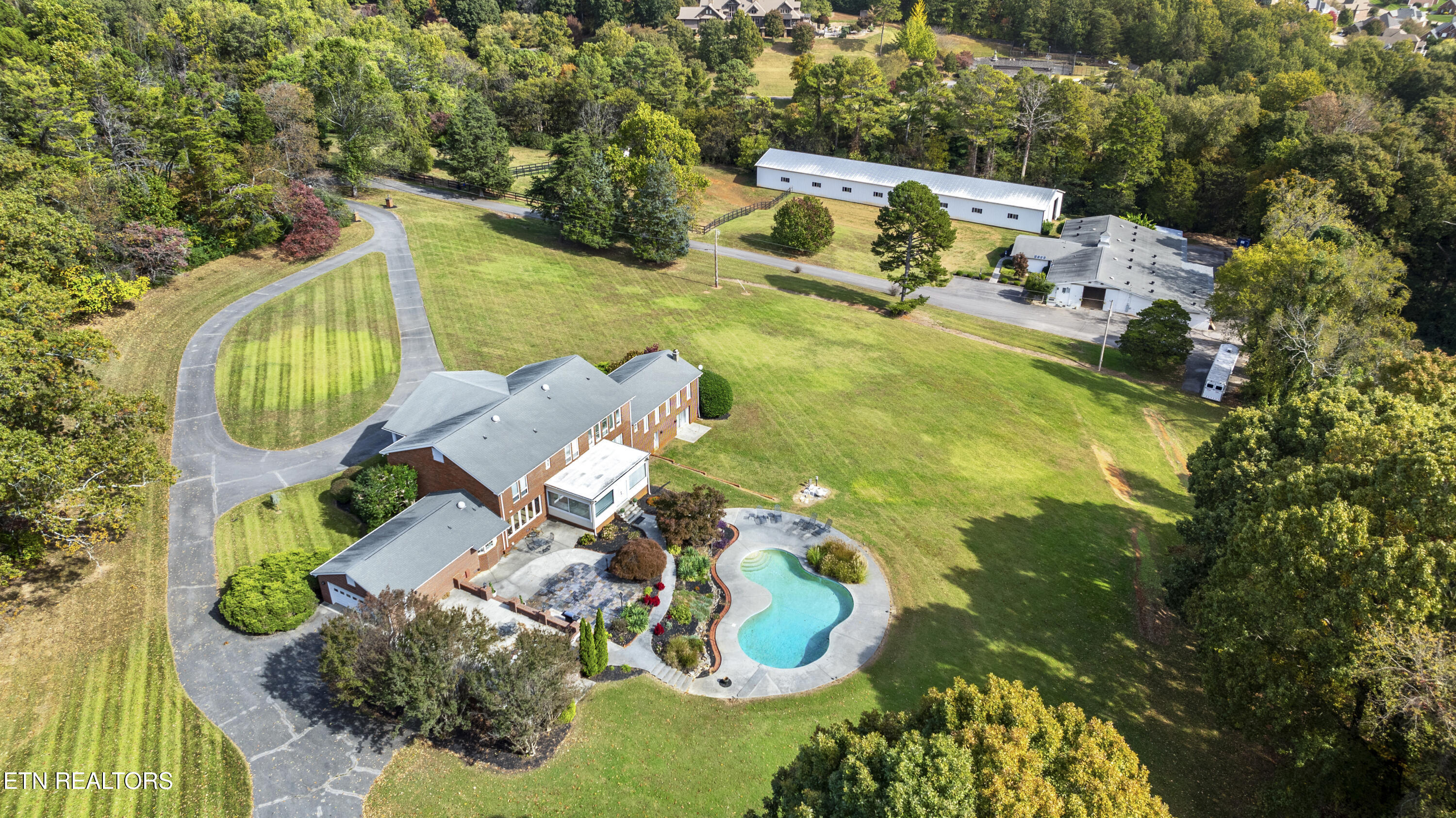 307 Triplett Lane Property Photo 3