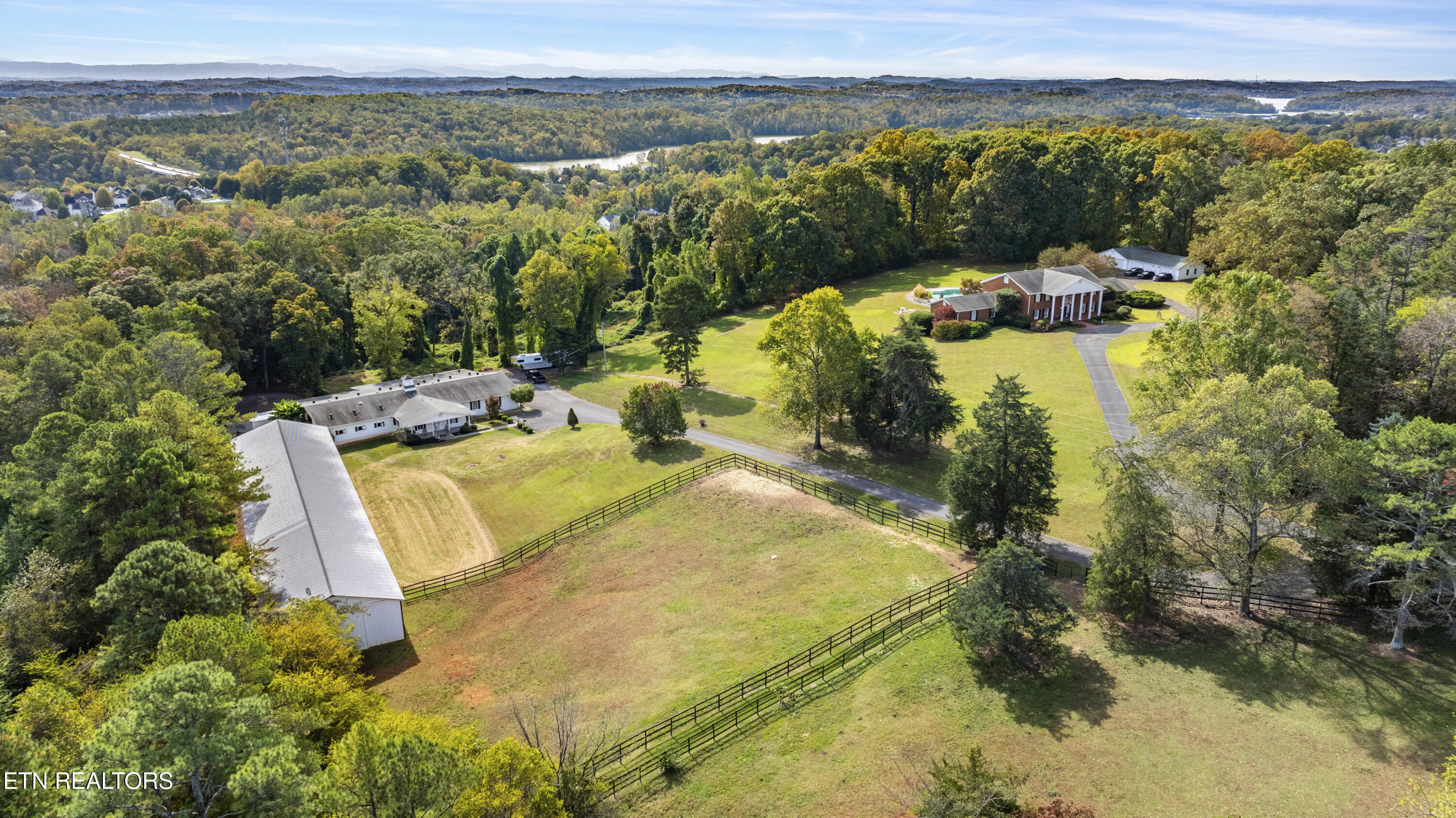 307 Triplett Lane Property Photo 4