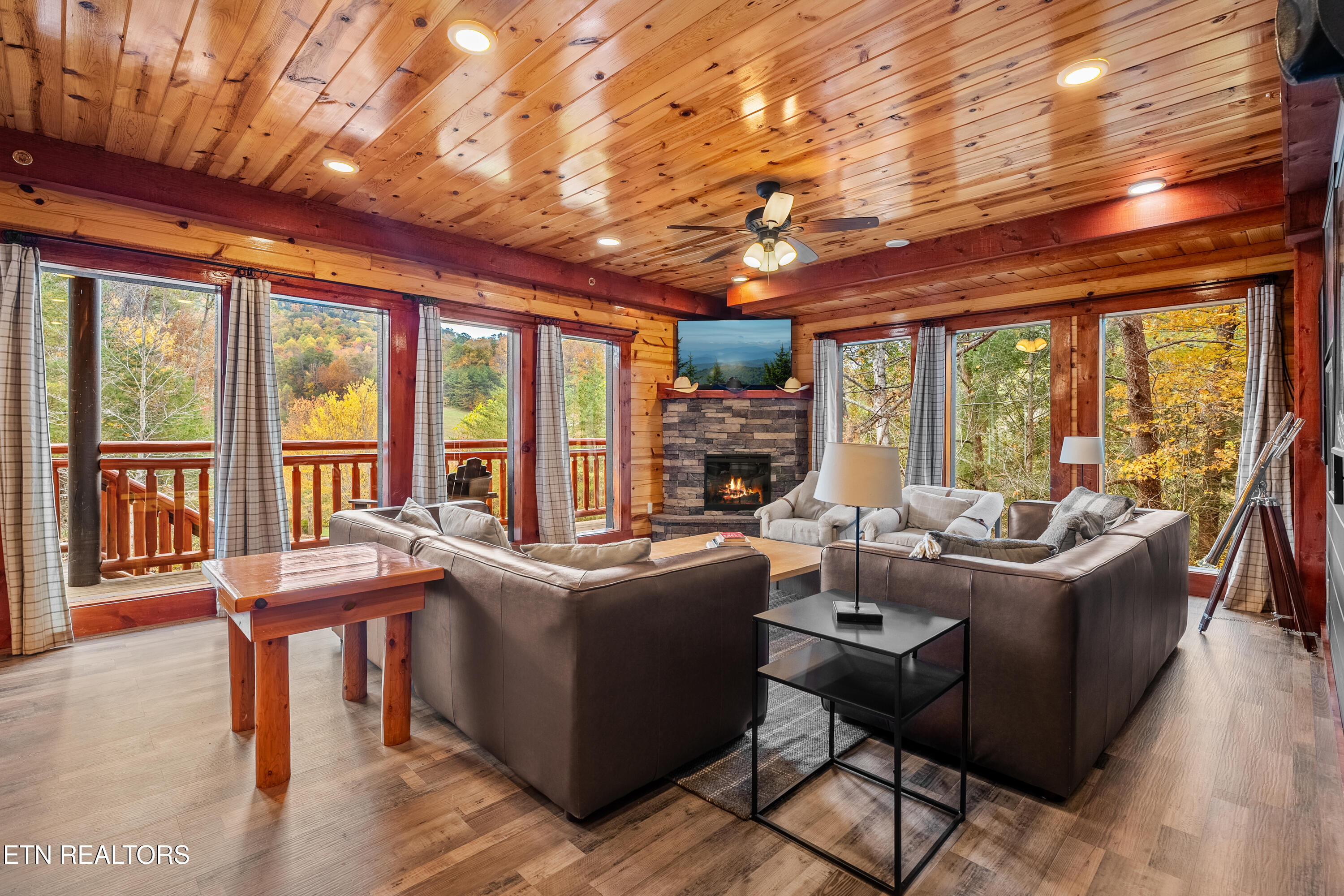 1530 Turkey Valley Lane Property Photo 2