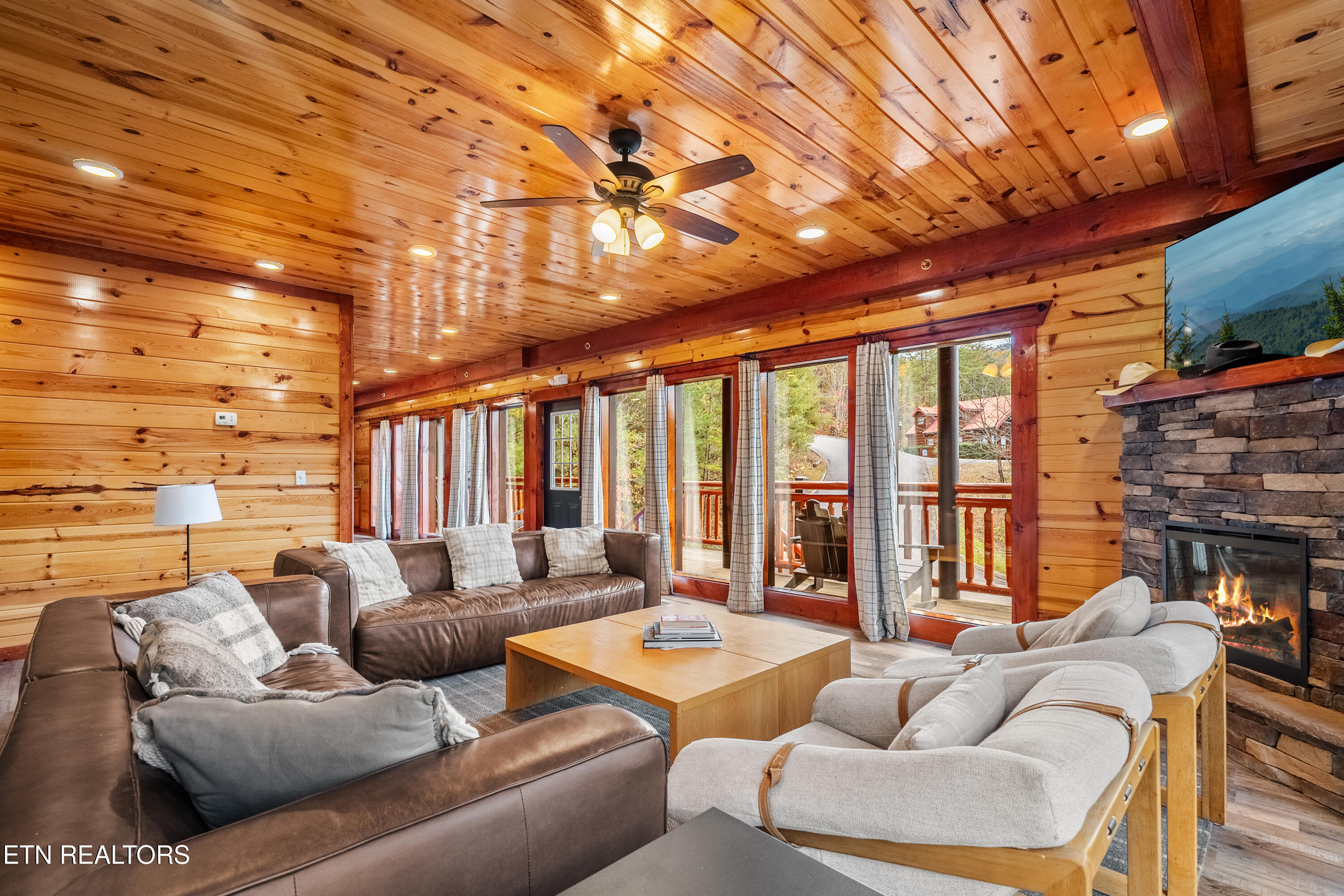 1530 Turkey Valley Lane Property Photo 3