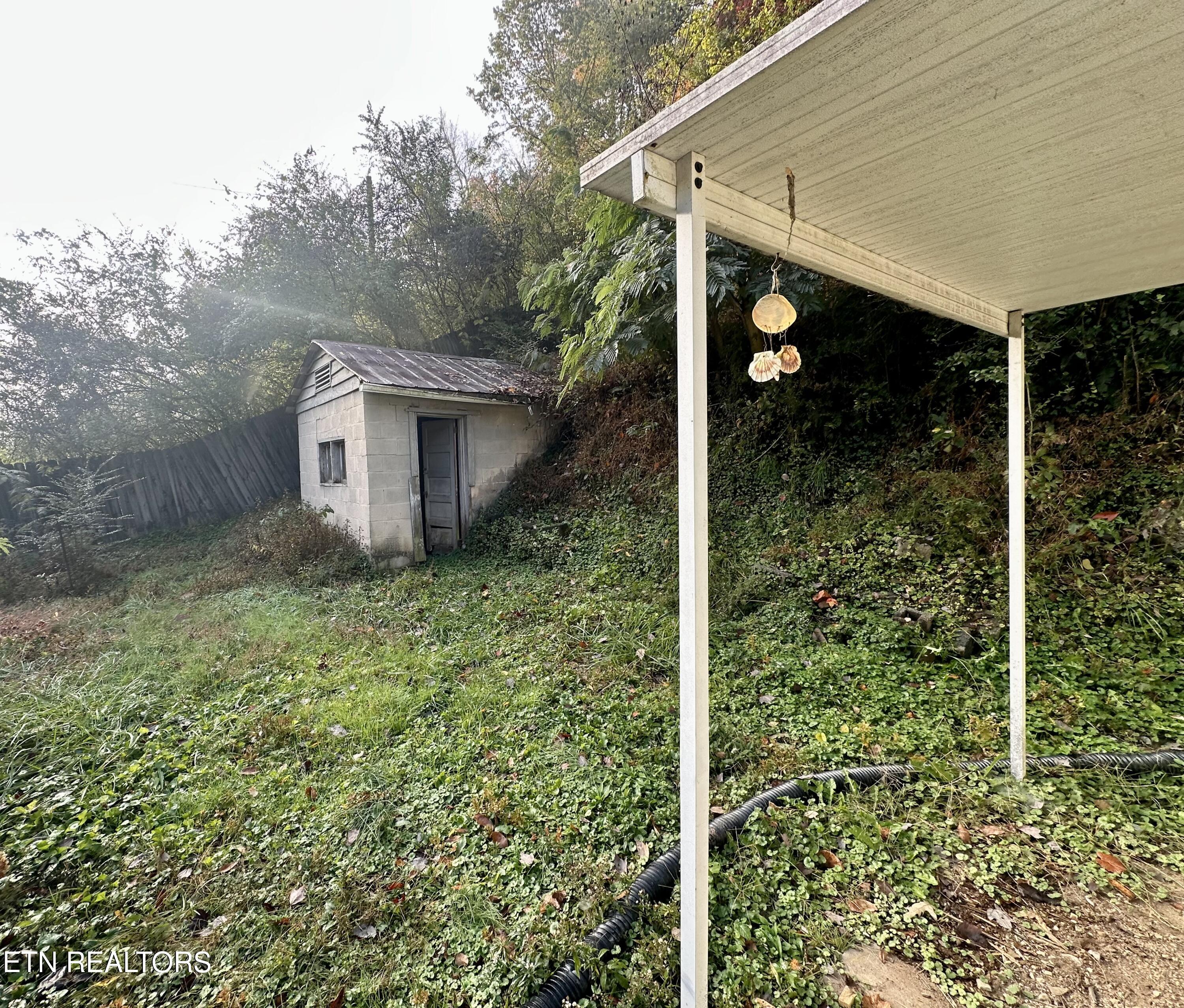 512 Spring St Property Photo 6