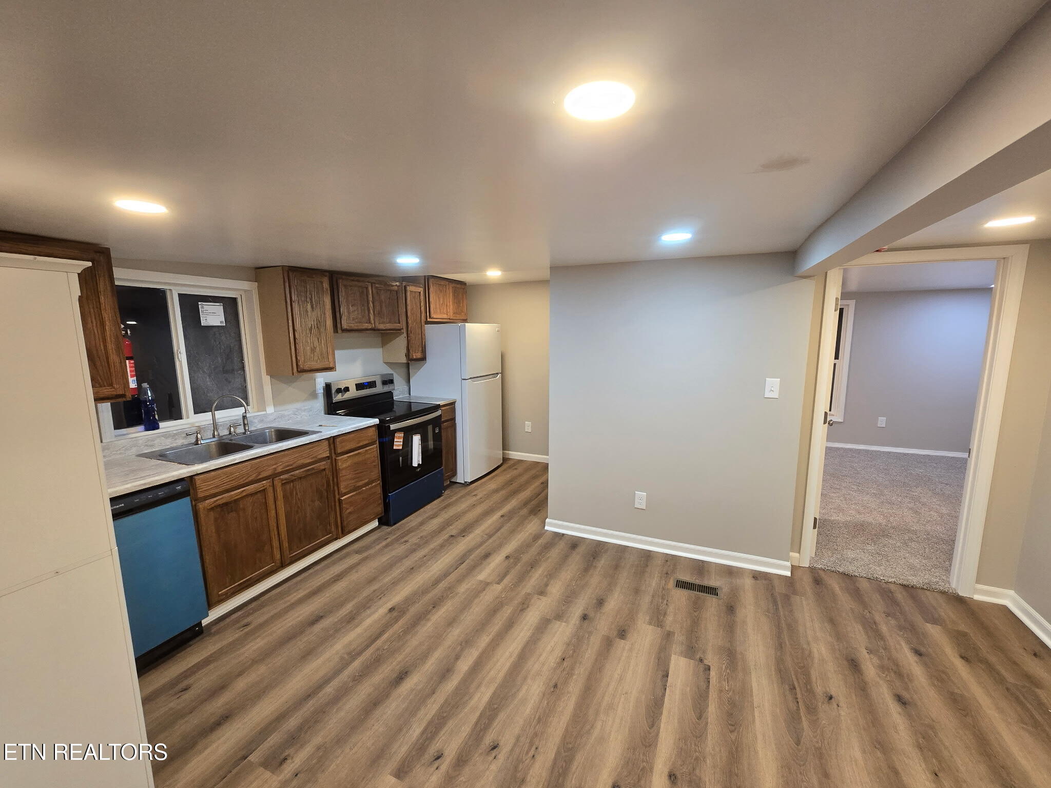 512 Spring St Property Photo 13