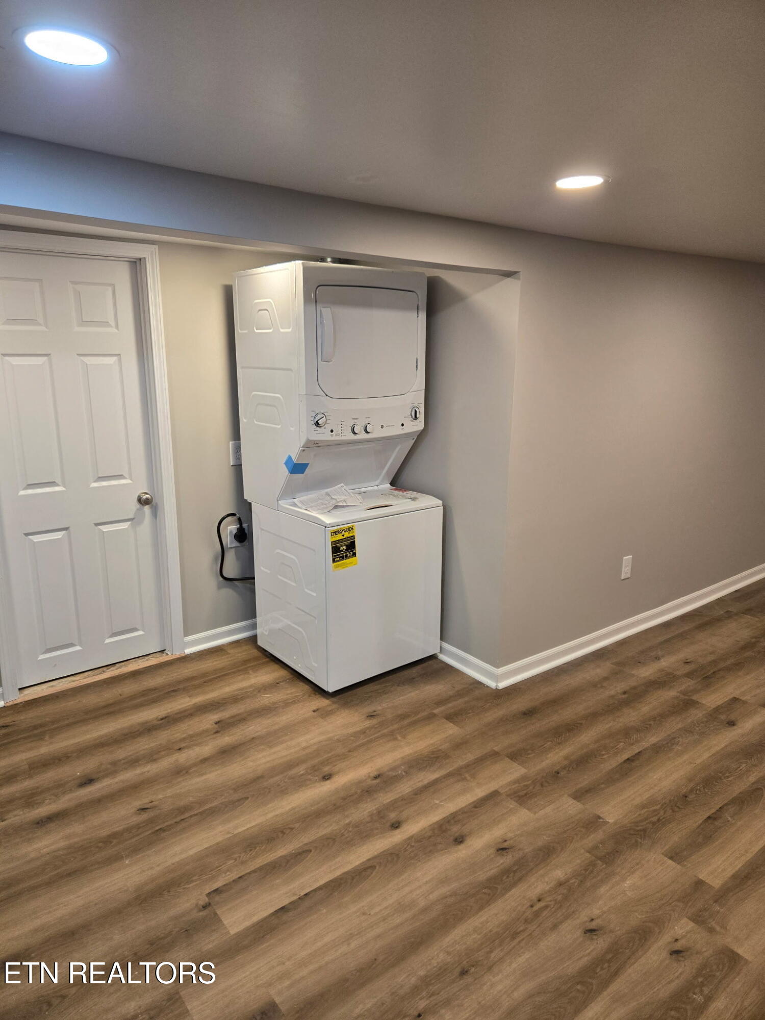 512 Spring St Property Photo 14