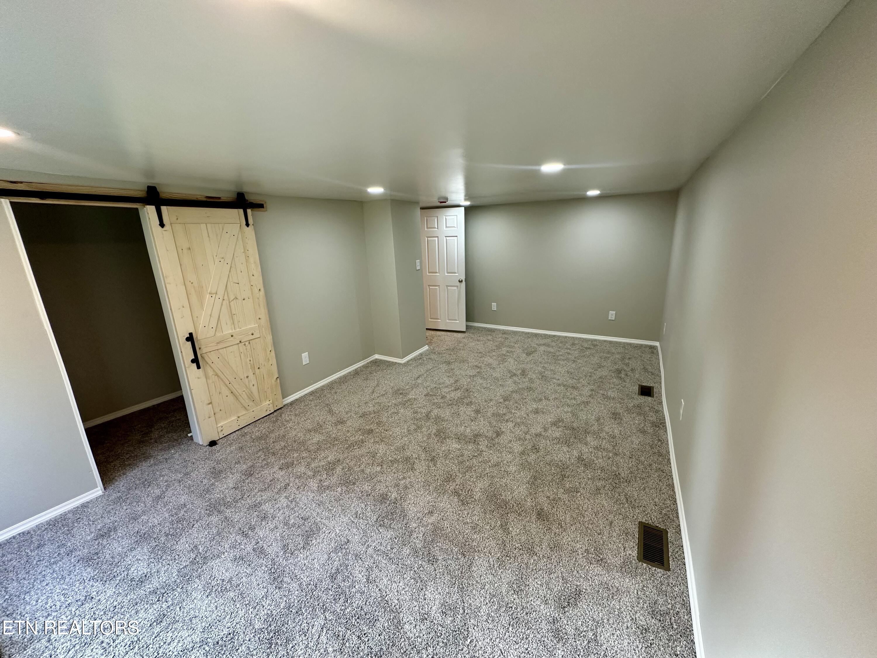 512 Spring St Property Photo 15