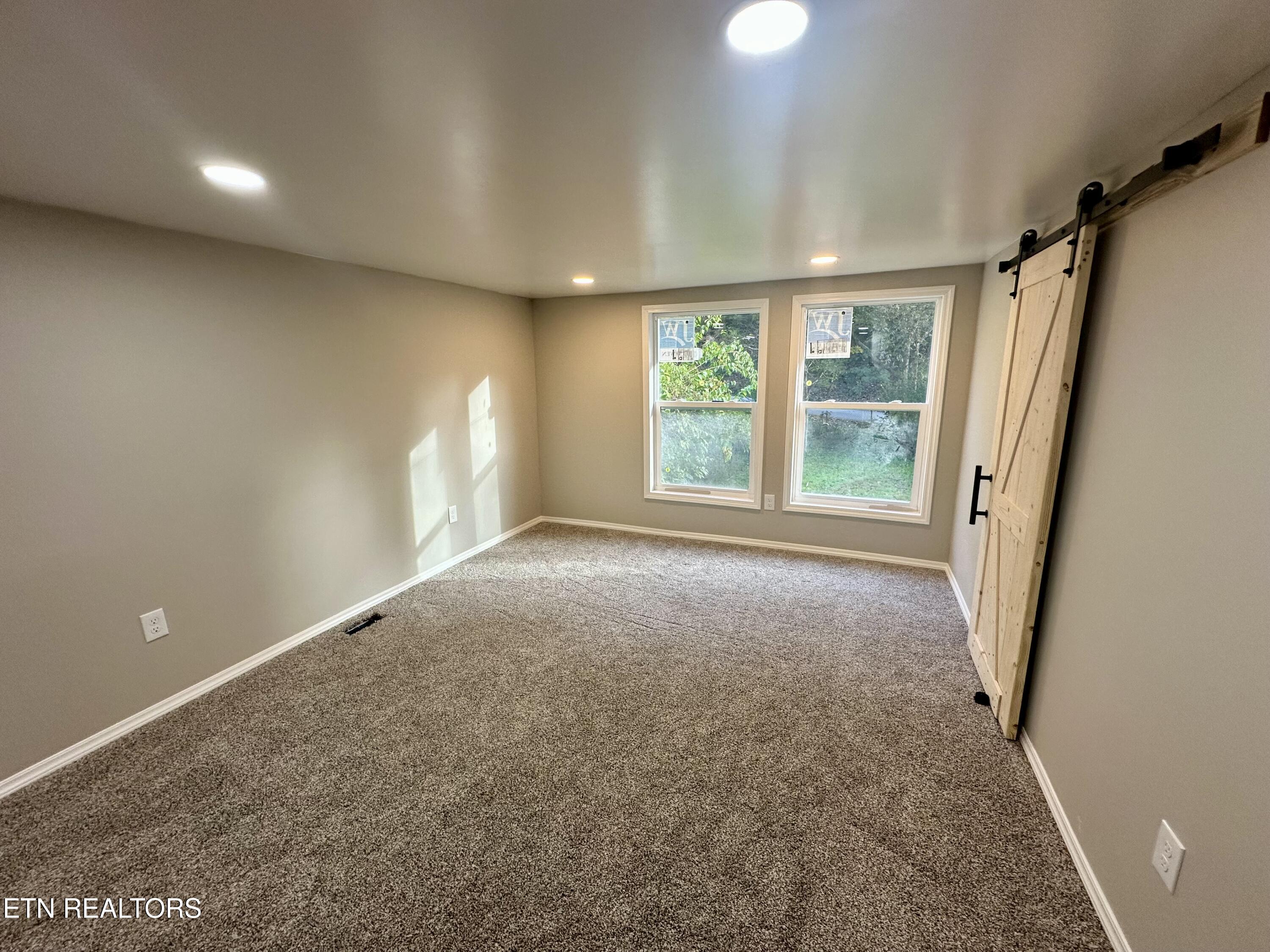 512 Spring St Property Photo 16