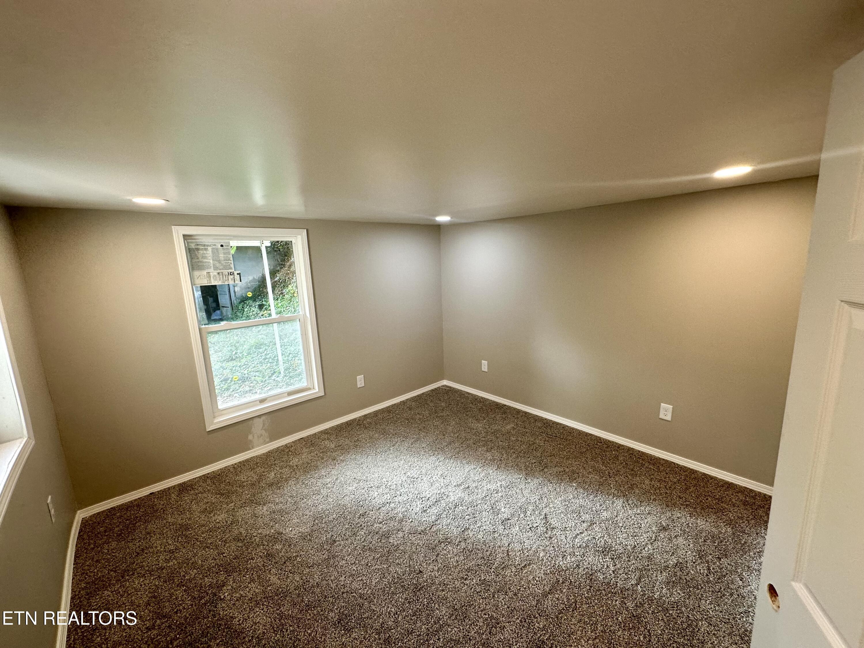 512 Spring St Property Photo 18