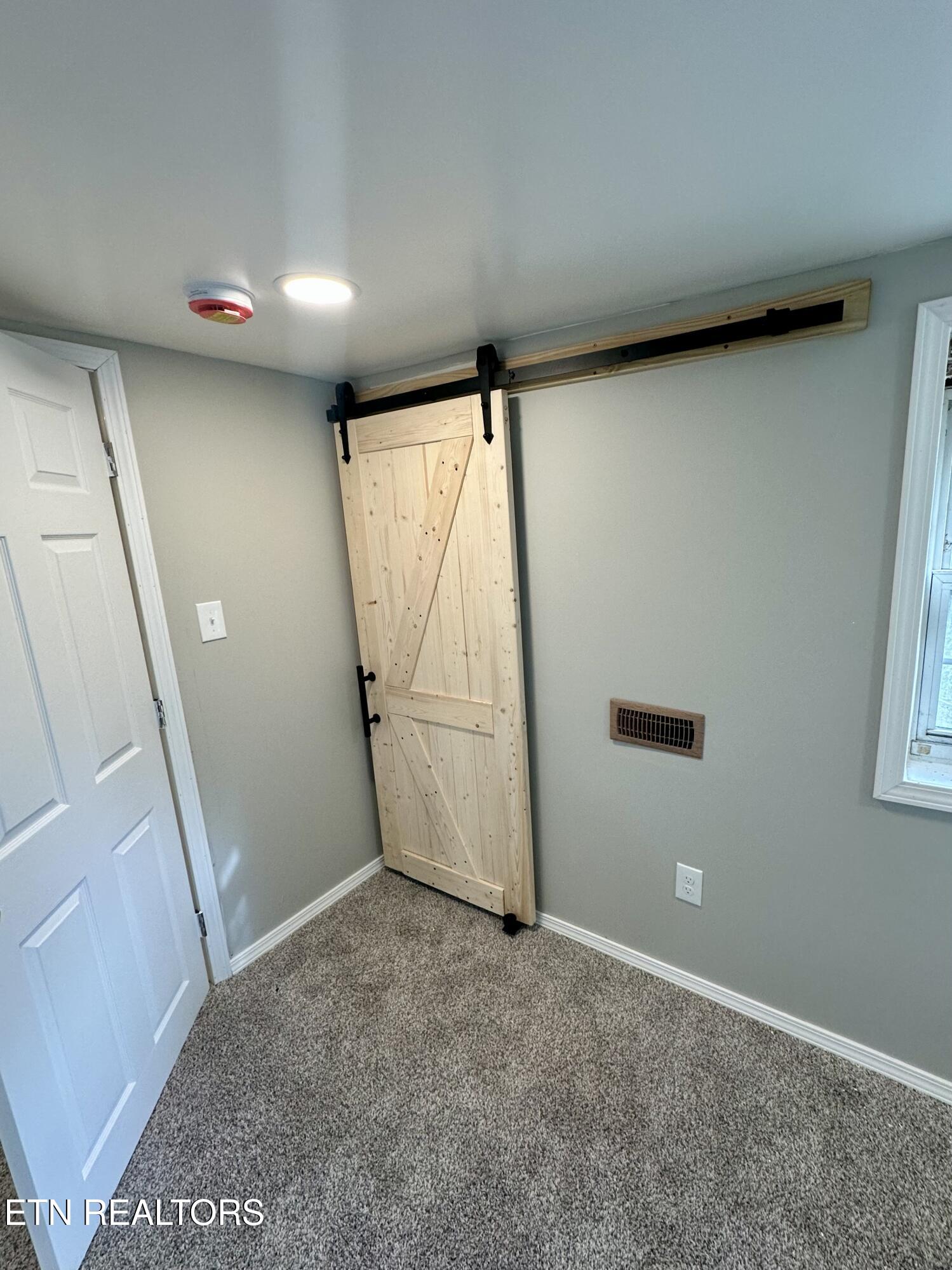 512 Spring St Property Photo 19