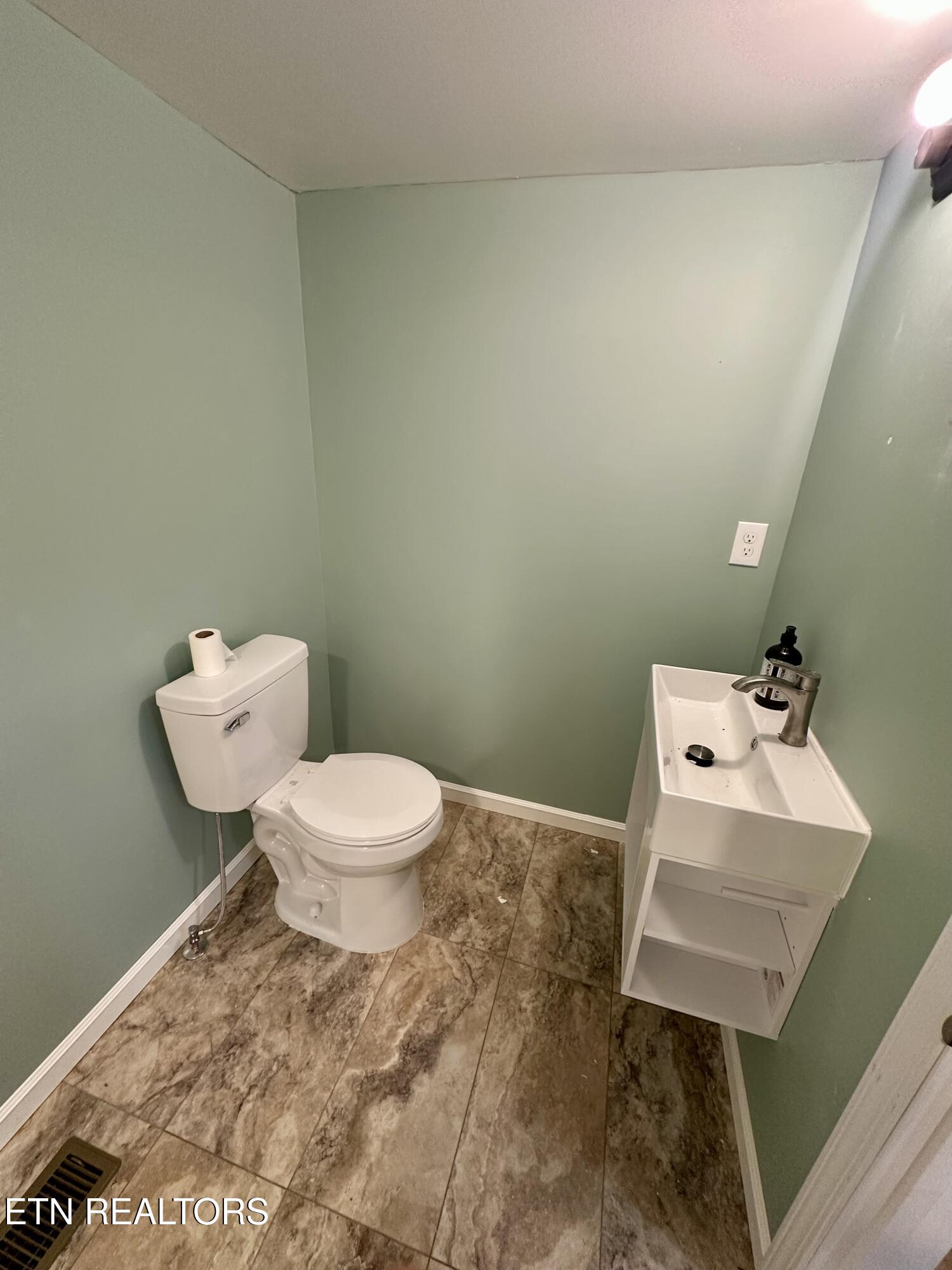 512 Spring St Property Photo 20