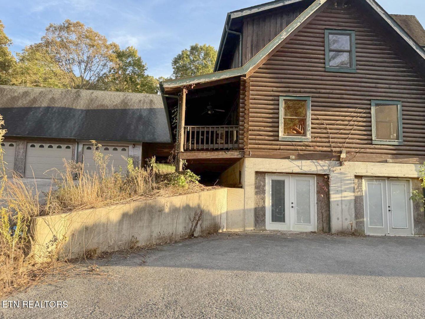 799 Glass House Rd Property Photo 4